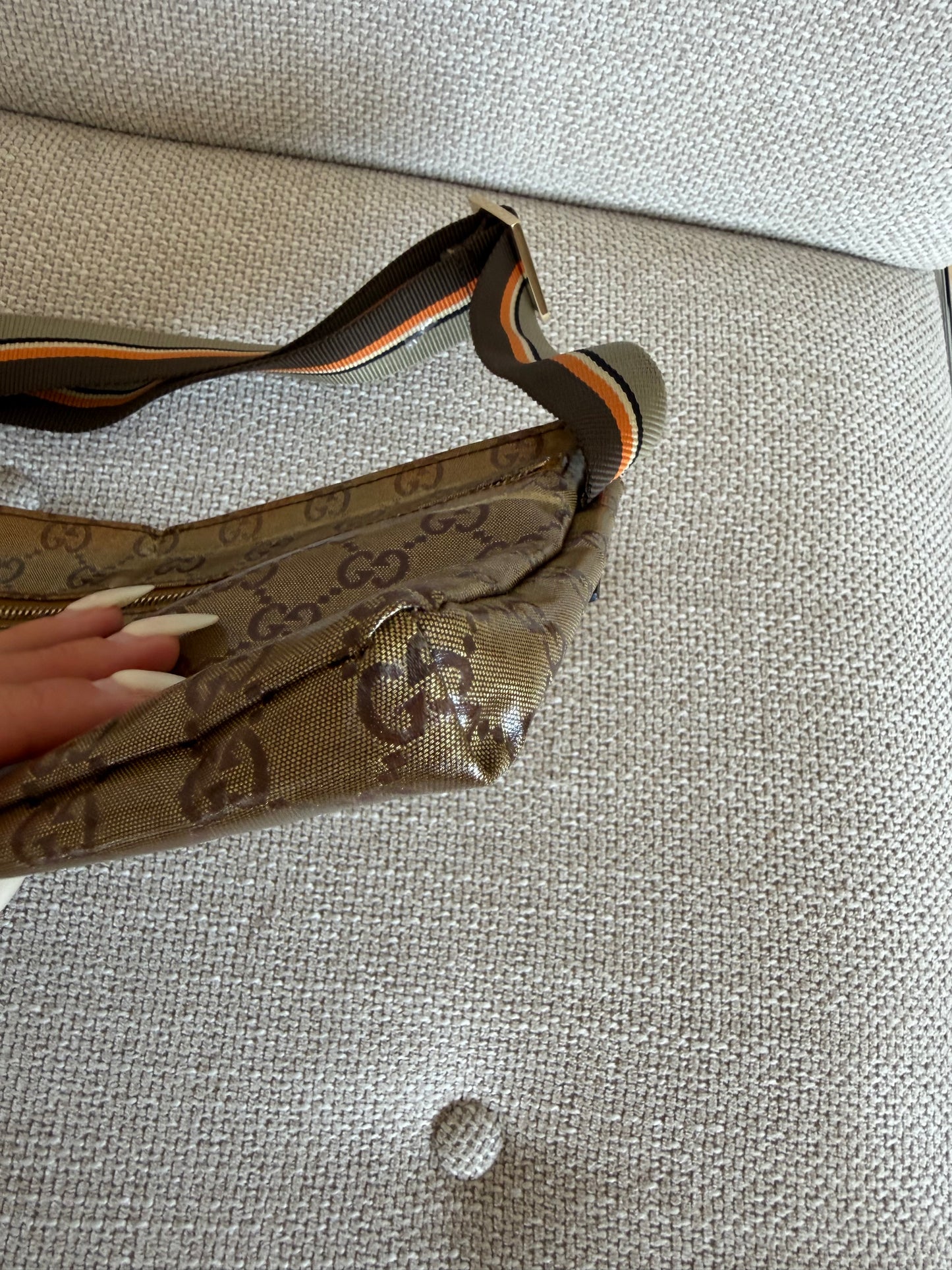 Gucci GG Coated Canvas Bum Bag – guld