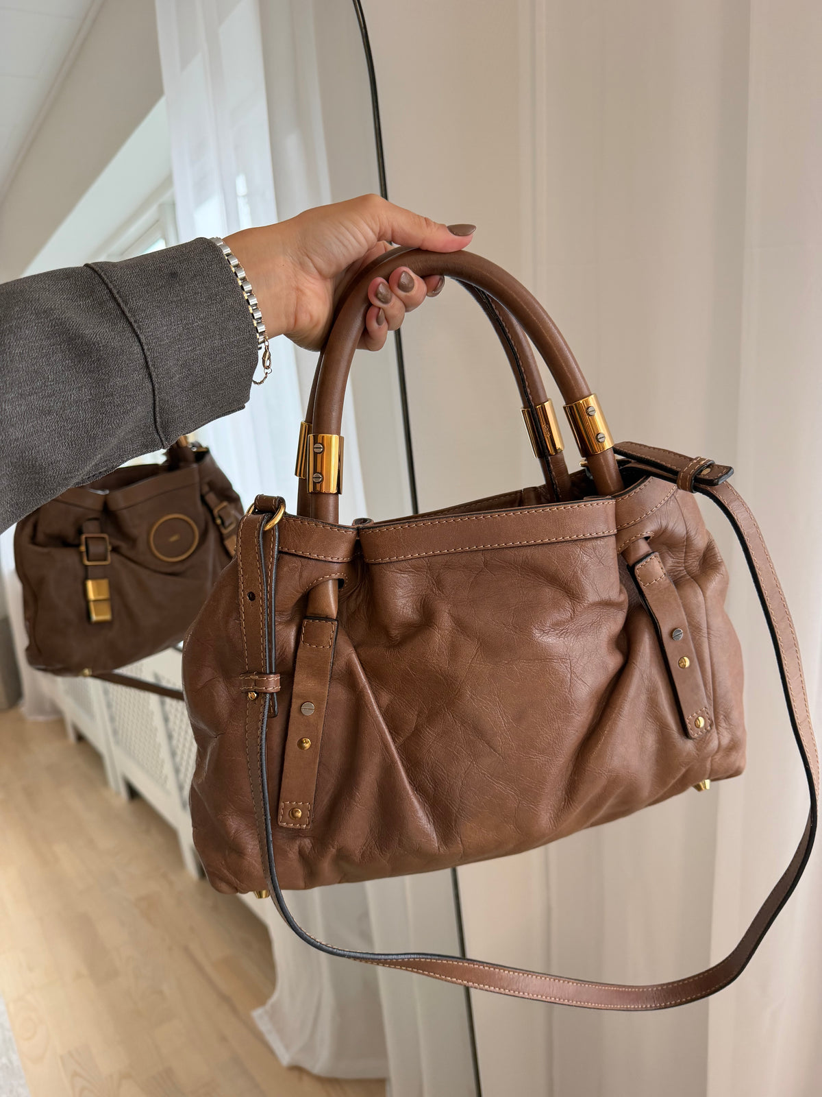 Chloé Brown Leather Handbag – Gold Hardware
