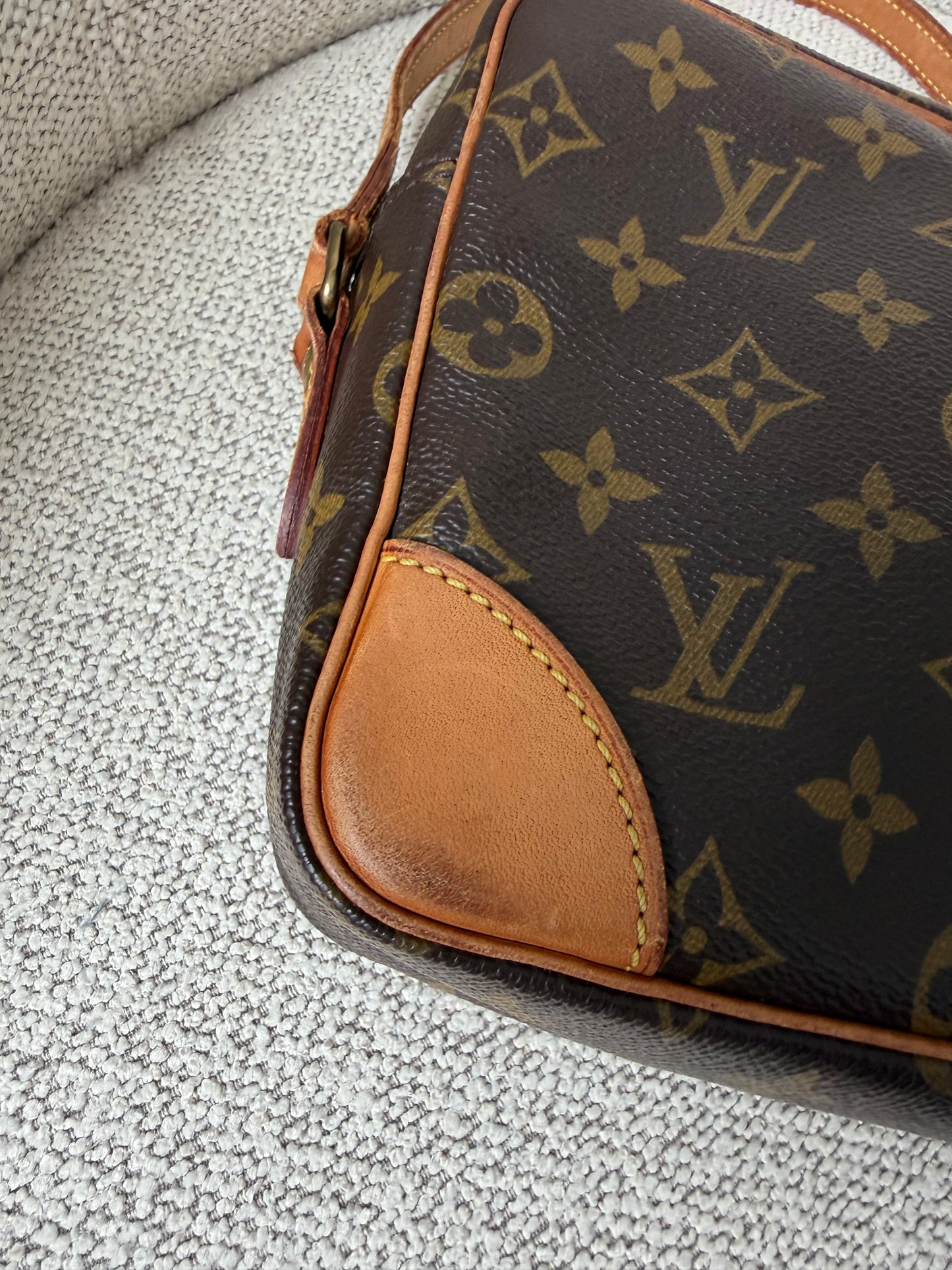 Louis Vuitton Trocadéro 24 – Monogram Canvas