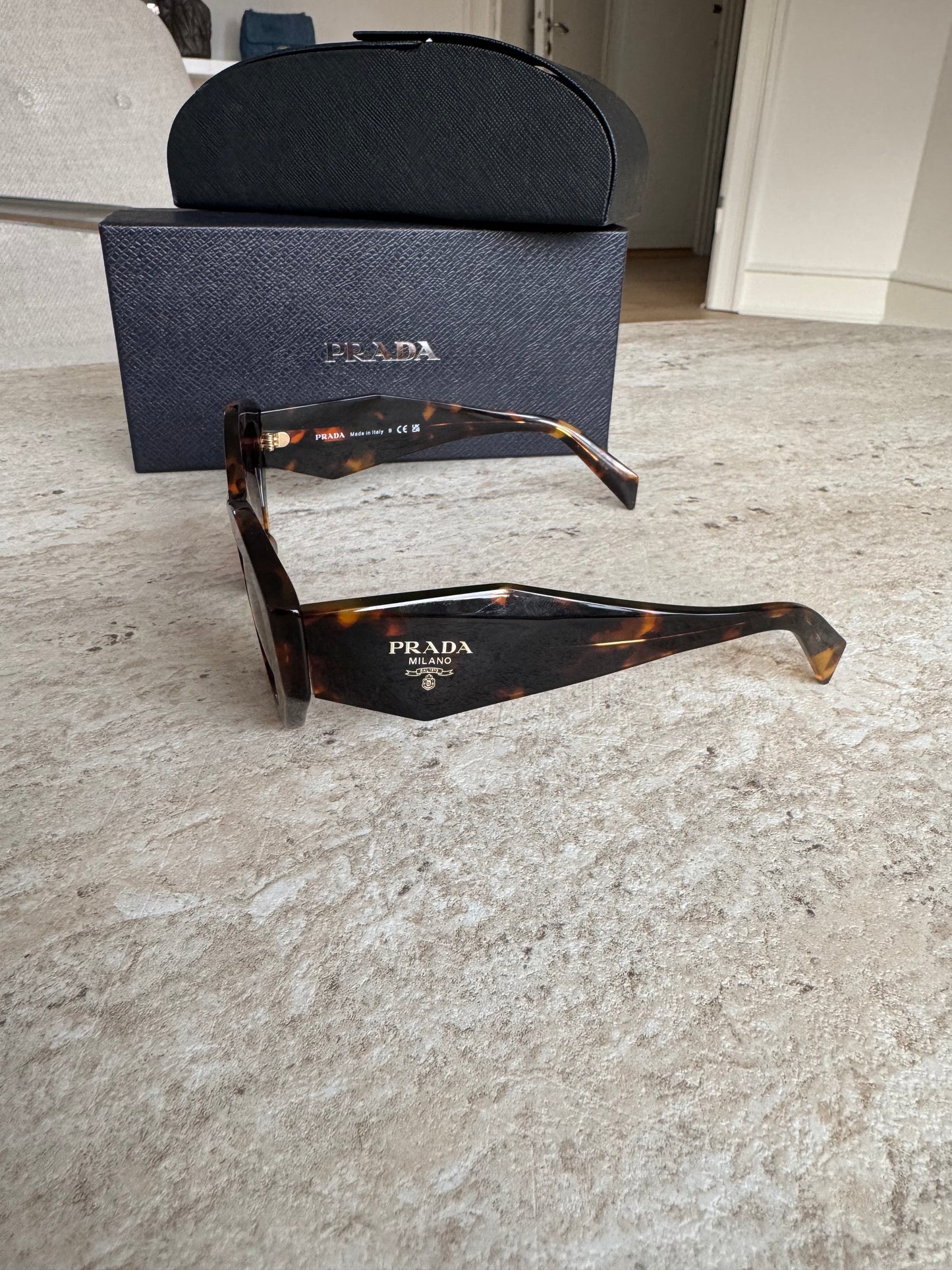 Prada Solbriller – Tortoise / brune Glas