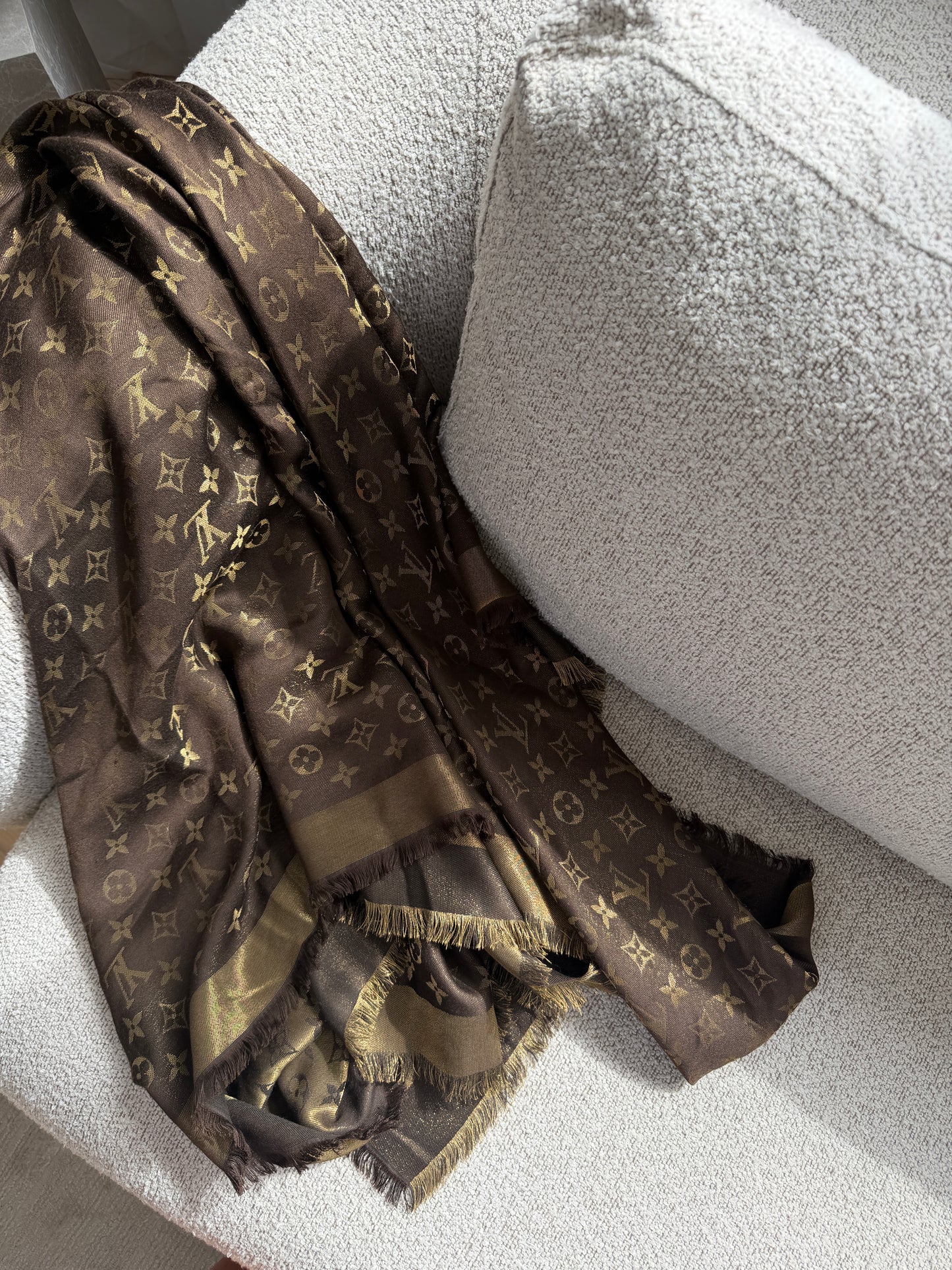 Louis Vuitton Monogram Shine Shawl – Brown/Gold