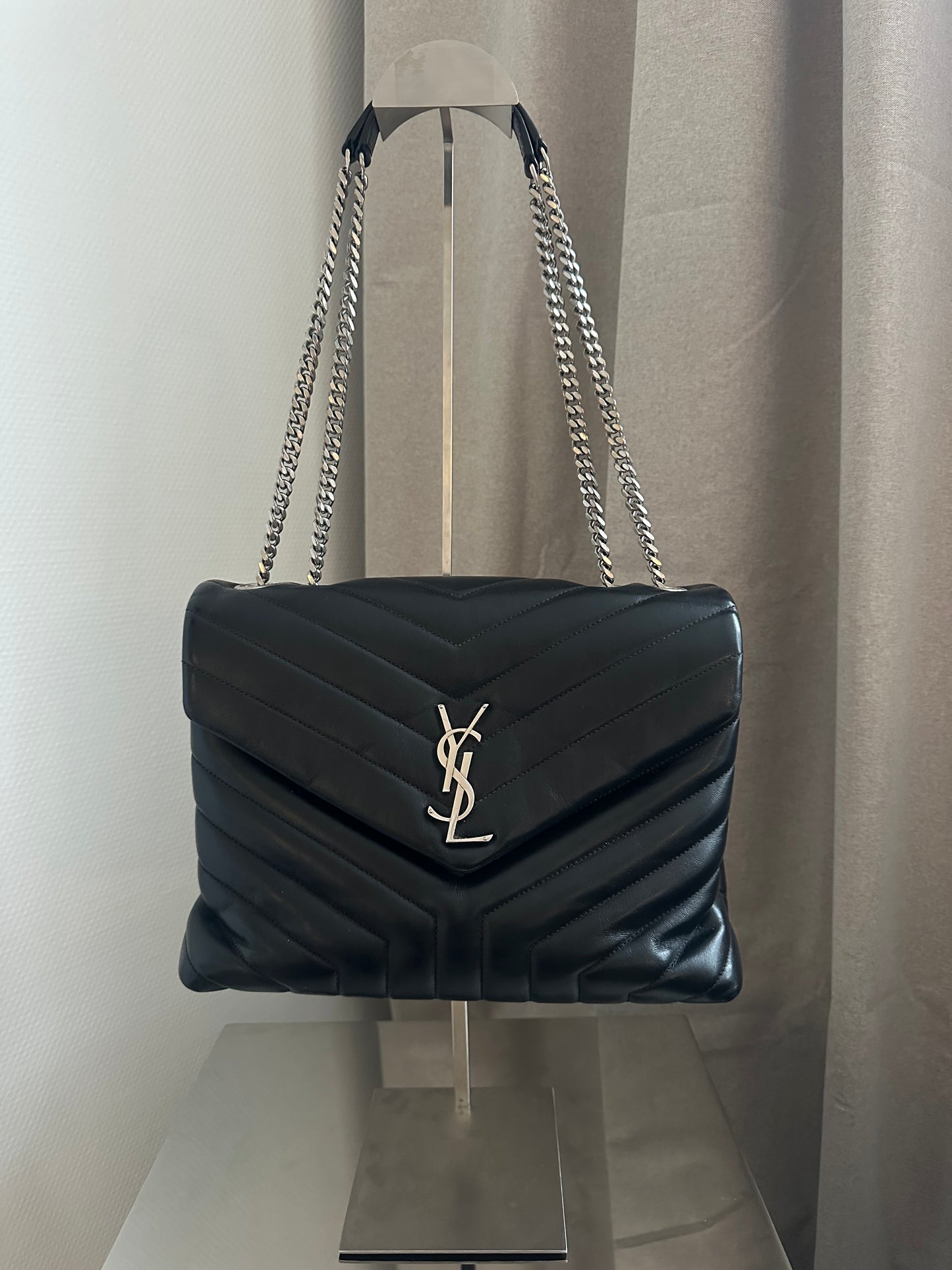 Saint Laurent YSL Loulou Medium Flab bag Black
