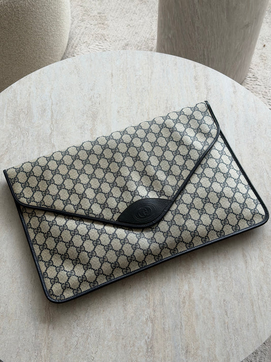 Gucci GG Supreme Portfolio Clutch