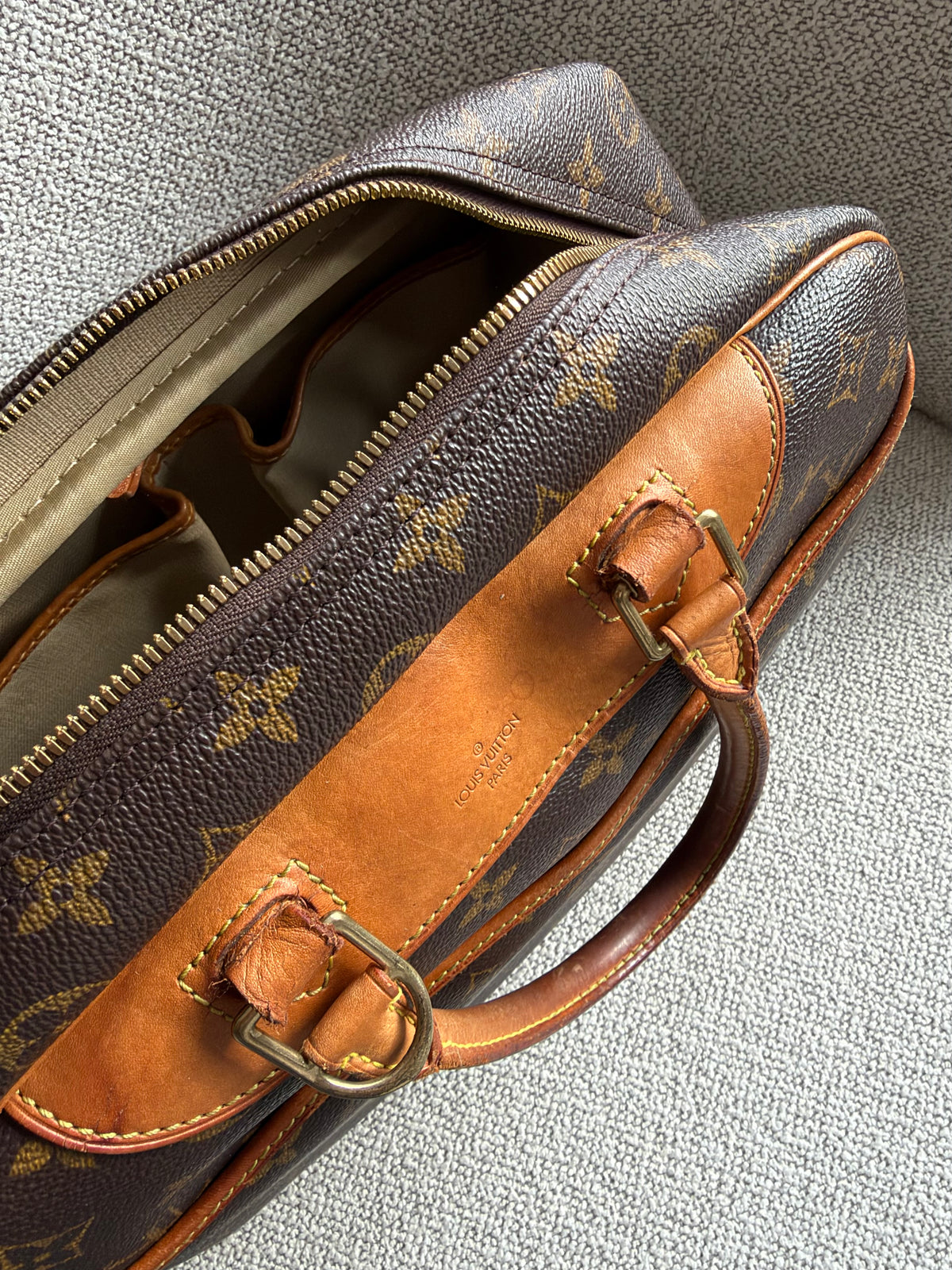 Louis Vuitton Deauville monogram handbag