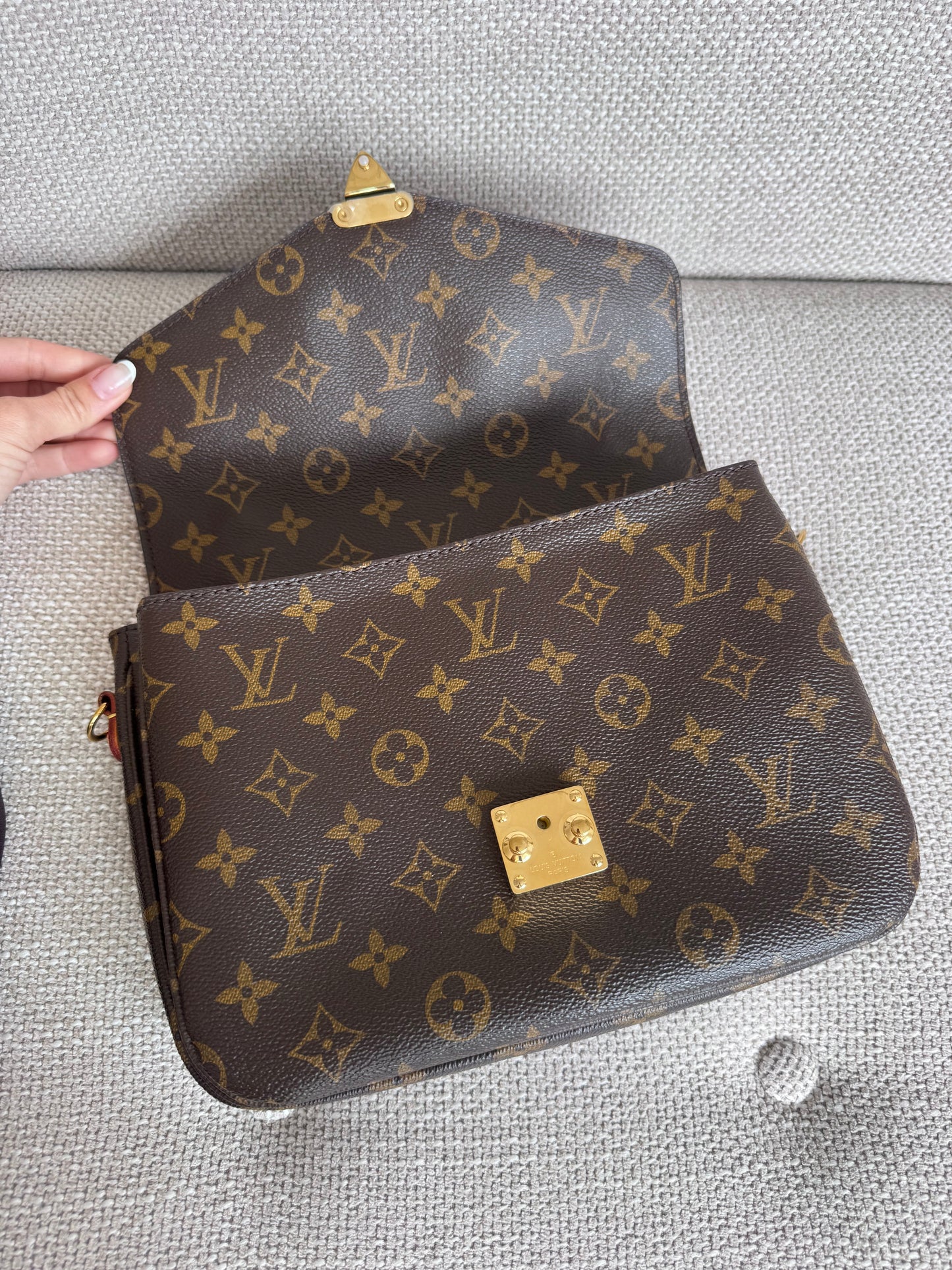 Louis Vuitton Pochette Métis Monogram