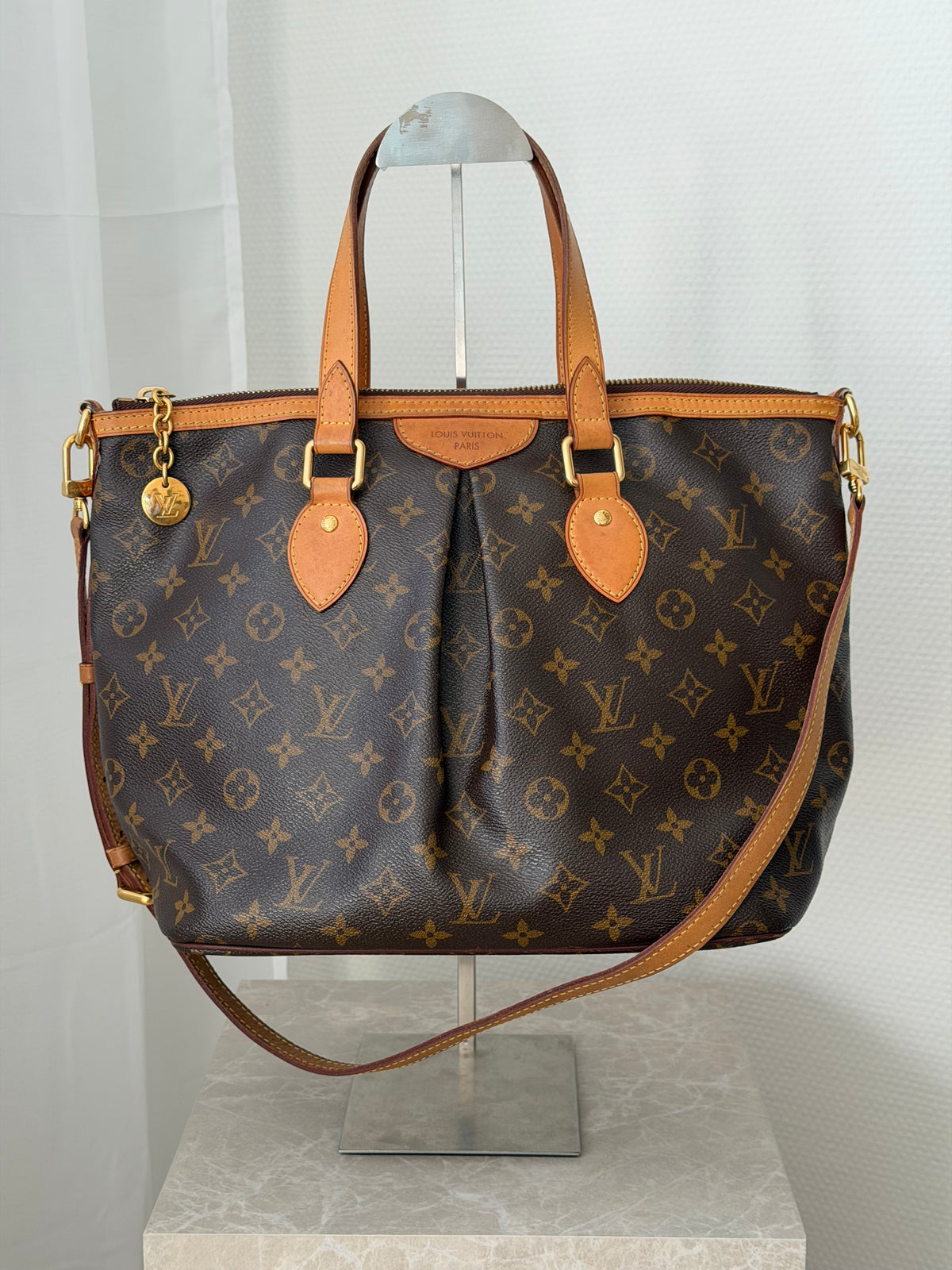 Louis Vuitton Palermo MM – Monogram