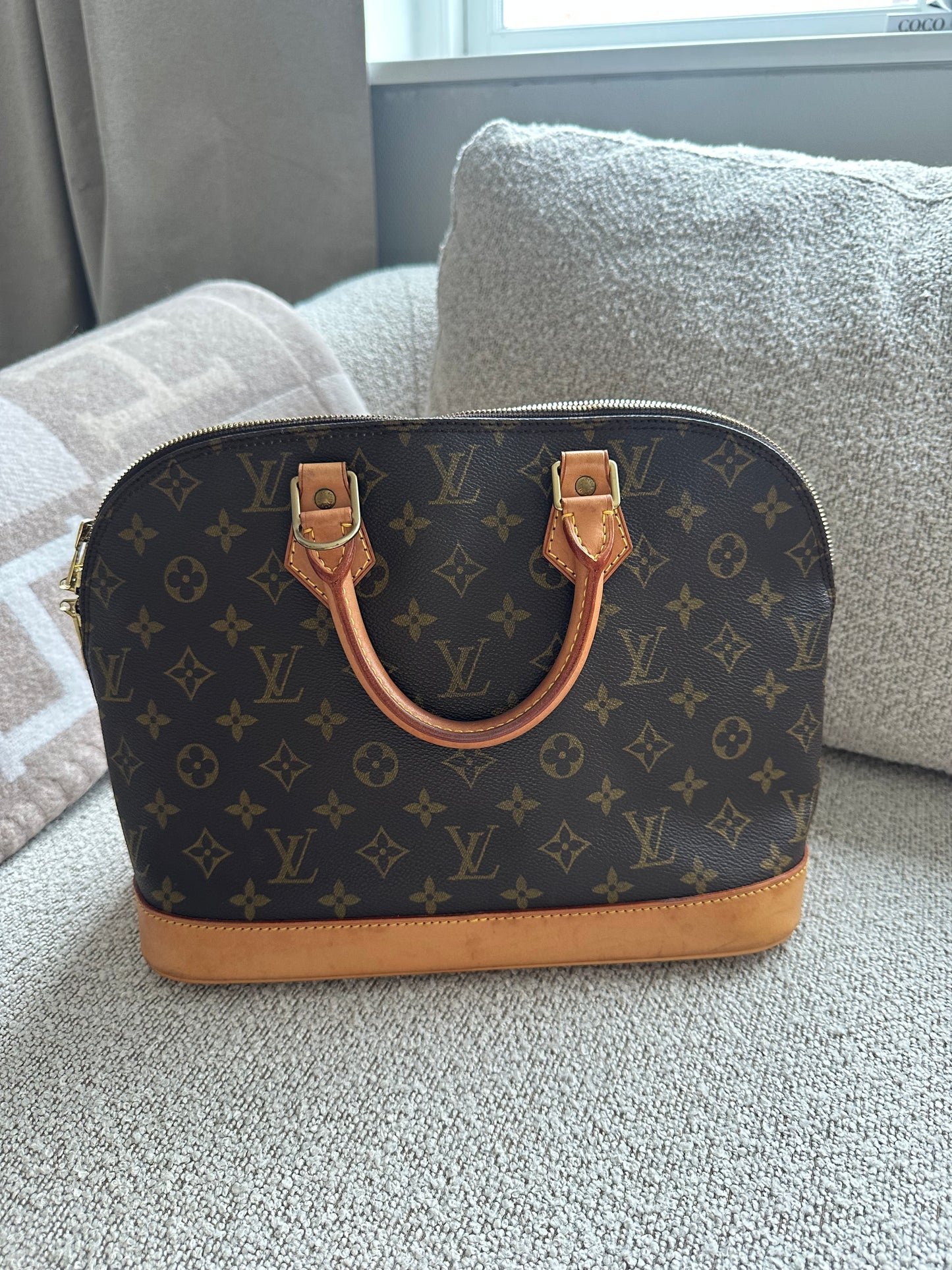 Louis Vuitton Alma PM Monogram