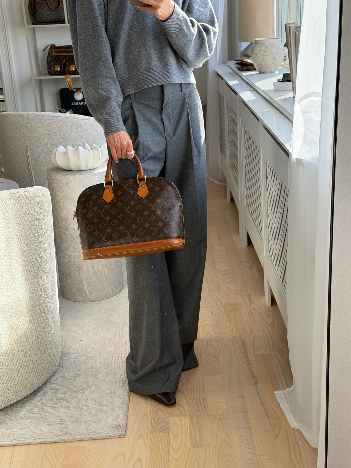 Louis Vuitton Alma – Monogram