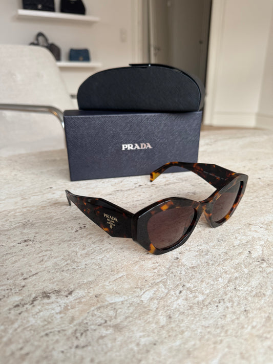 Prada Solbriller – Tortoise / brune Glas