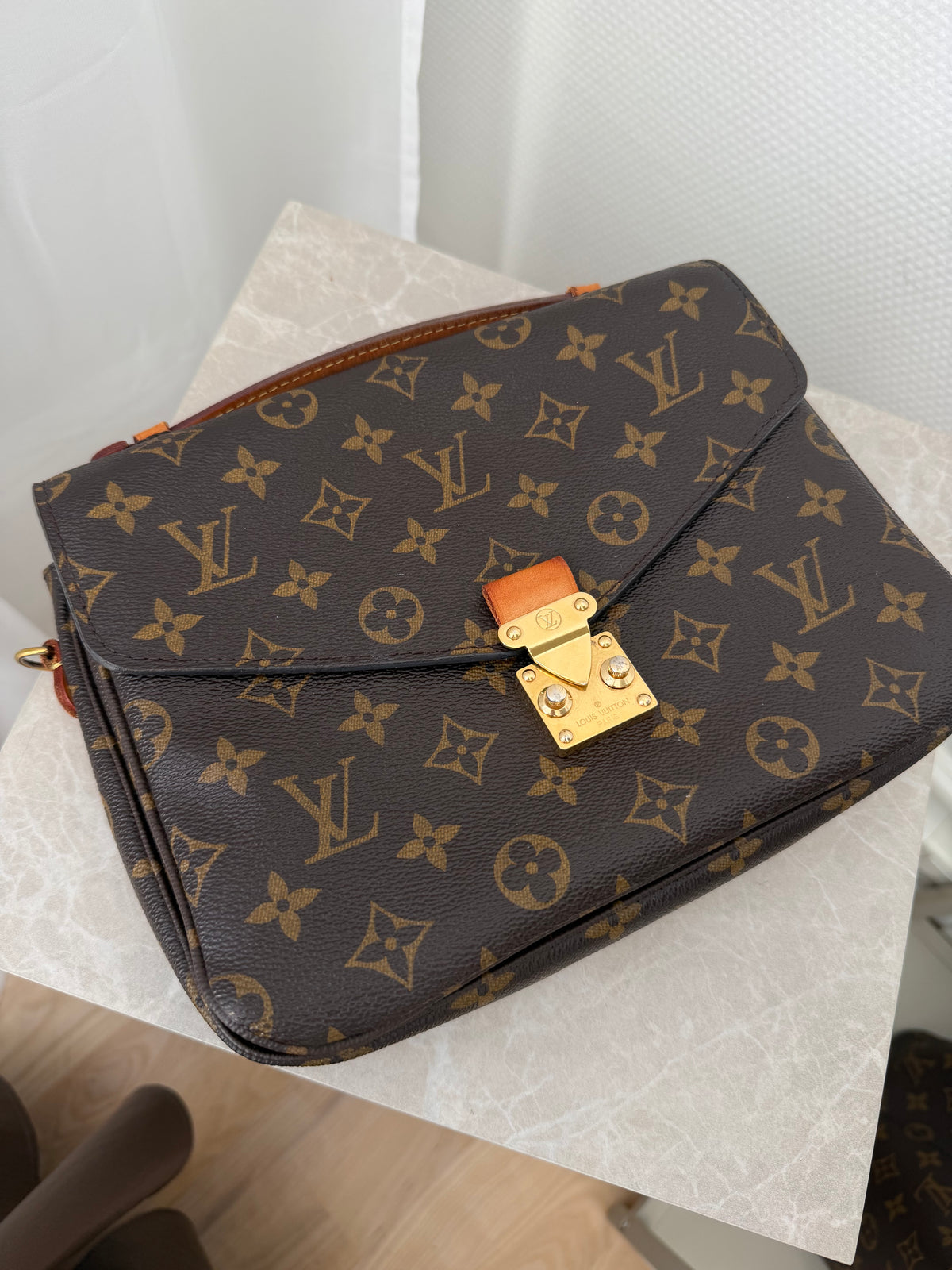 Louis Vuitton Pochette Métis – Monogram