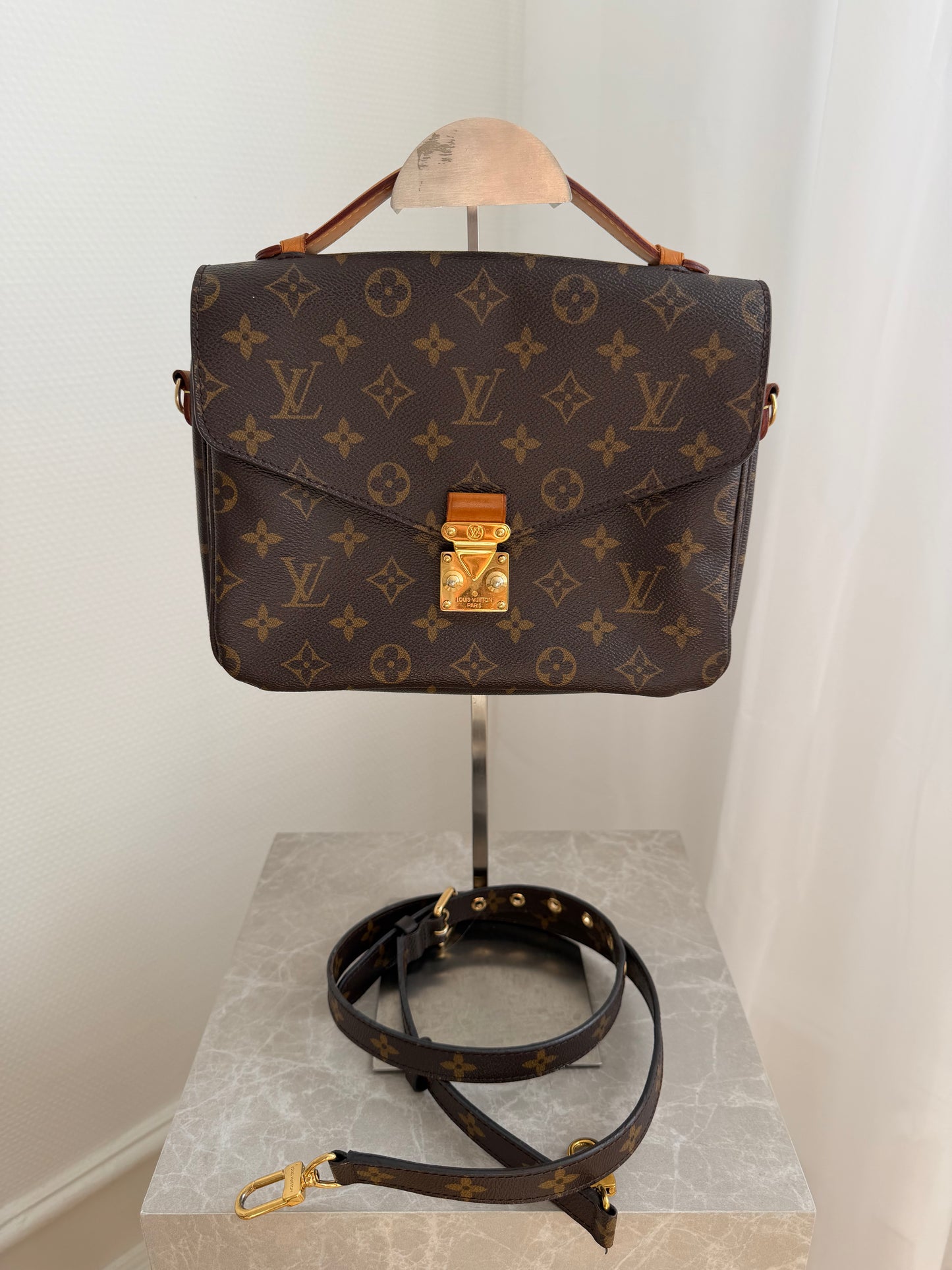 Louis Vuitton Pochette Métis – Monogram Canvas