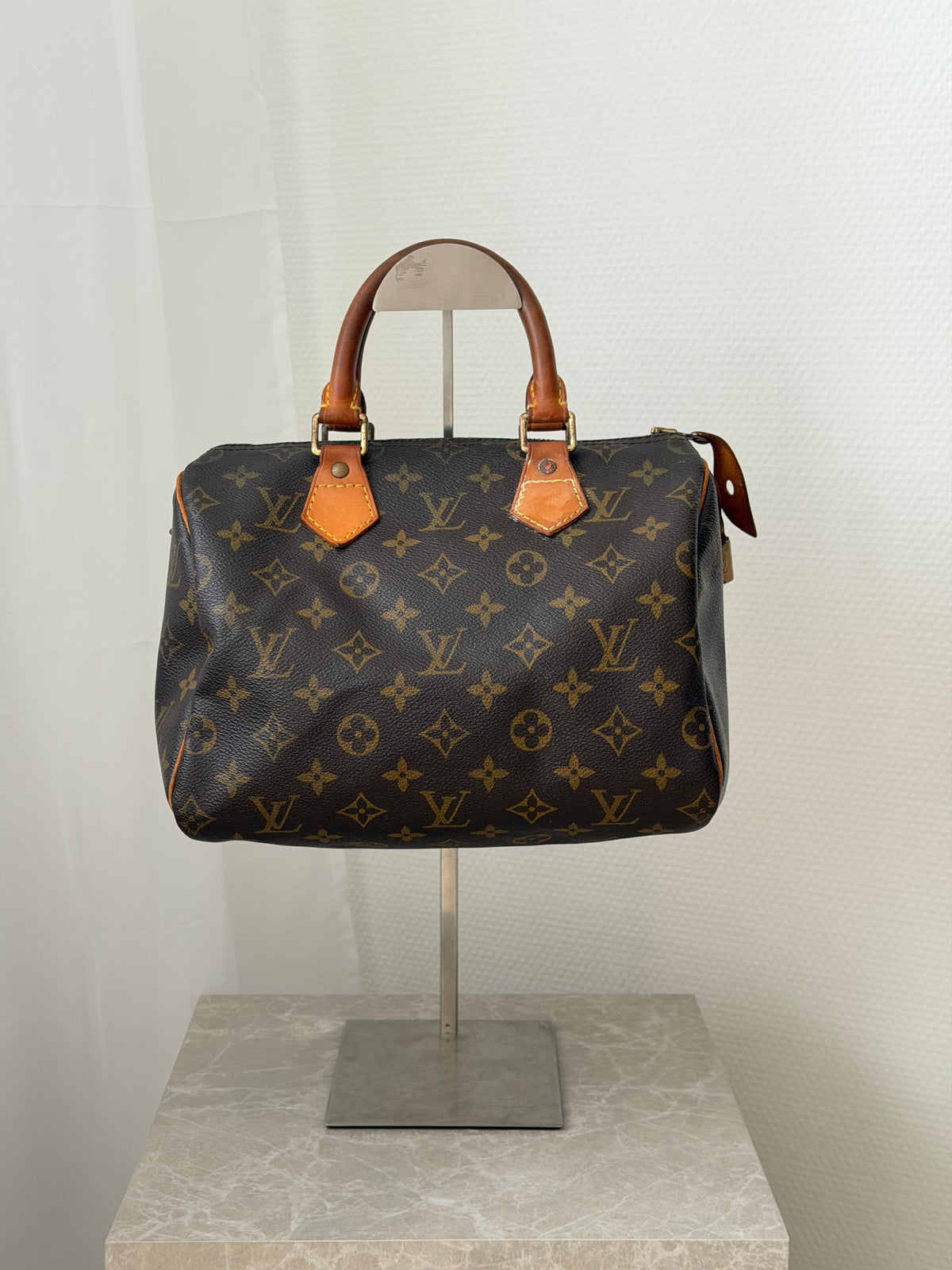Louis Vuitton Speedy 25 – Monogram Canvas
