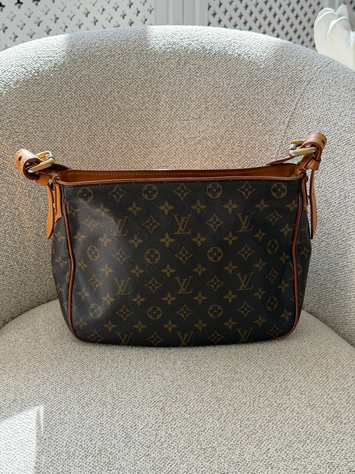 Louis Vuitton Hudson GM Monogram Shoulder / Crossbody Bag