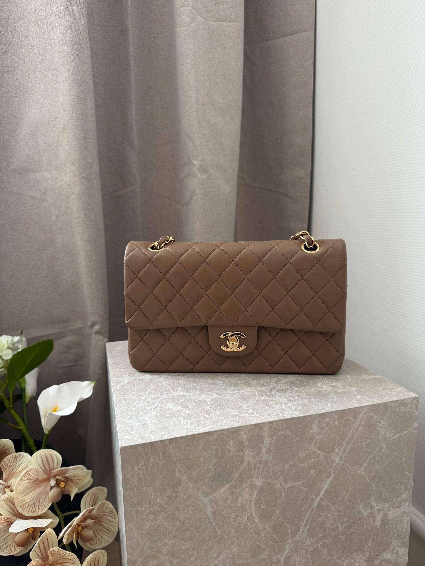 Bestillingsvare - Chanel Medium Taupe Double Flap bag