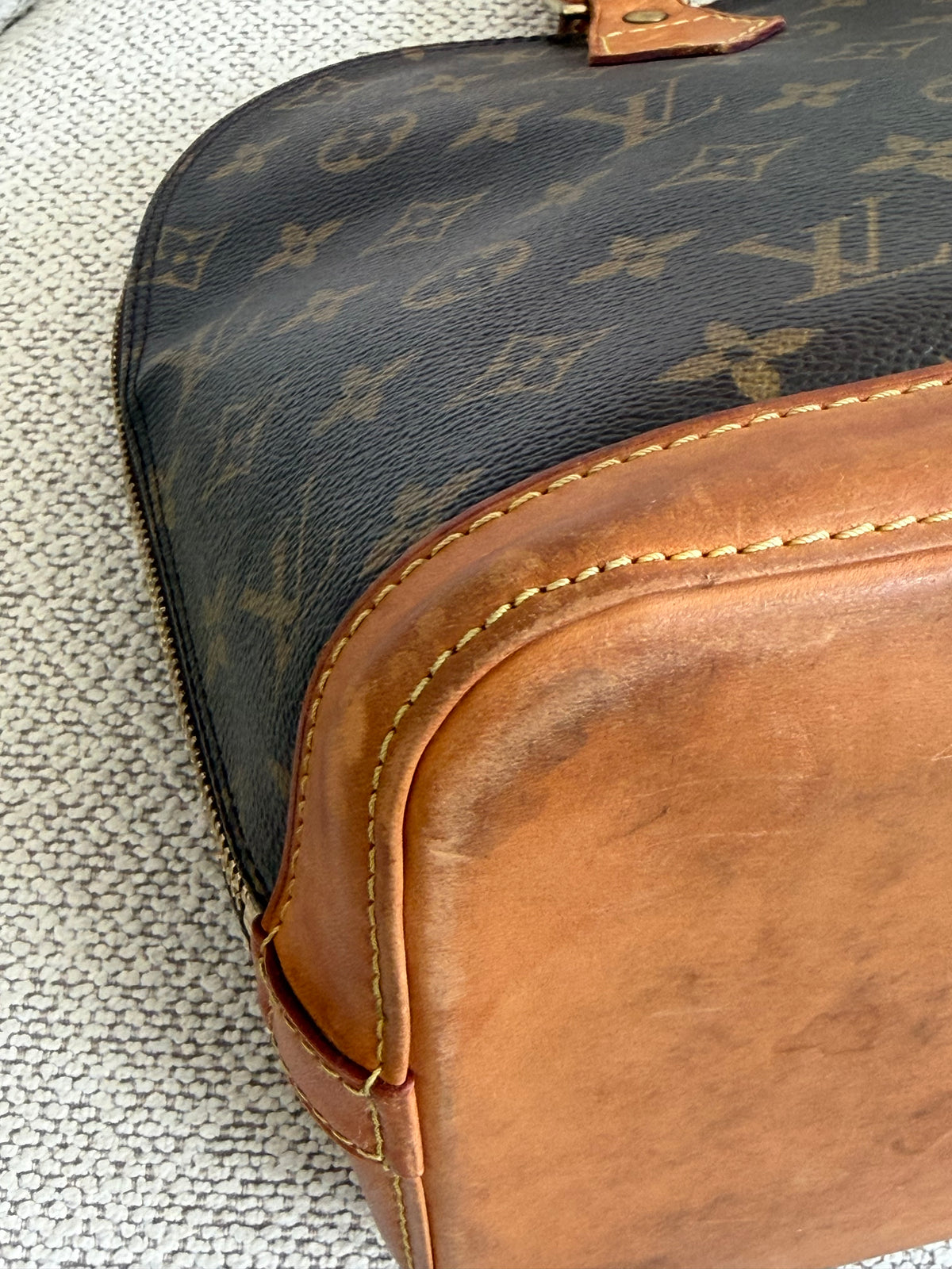 Louis Vuitton Alma – Monogram
