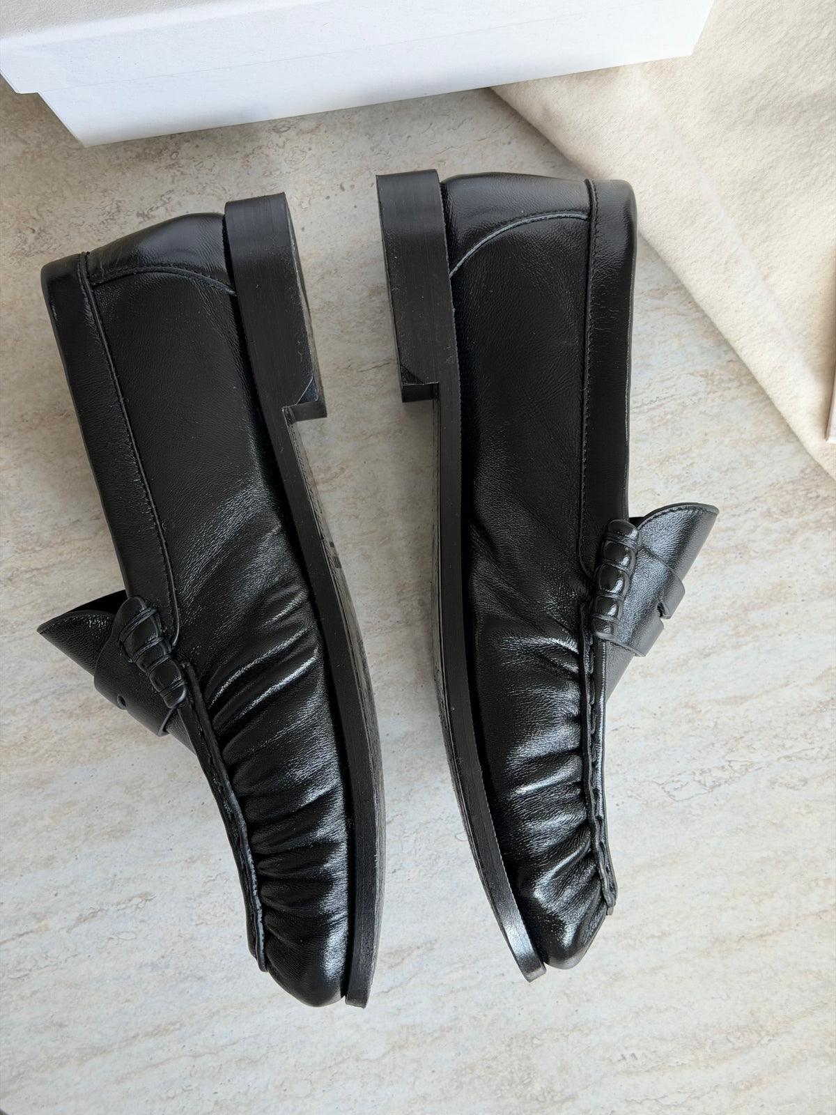 Saint Laurent Le Loafer Cassandre – Black / Gold