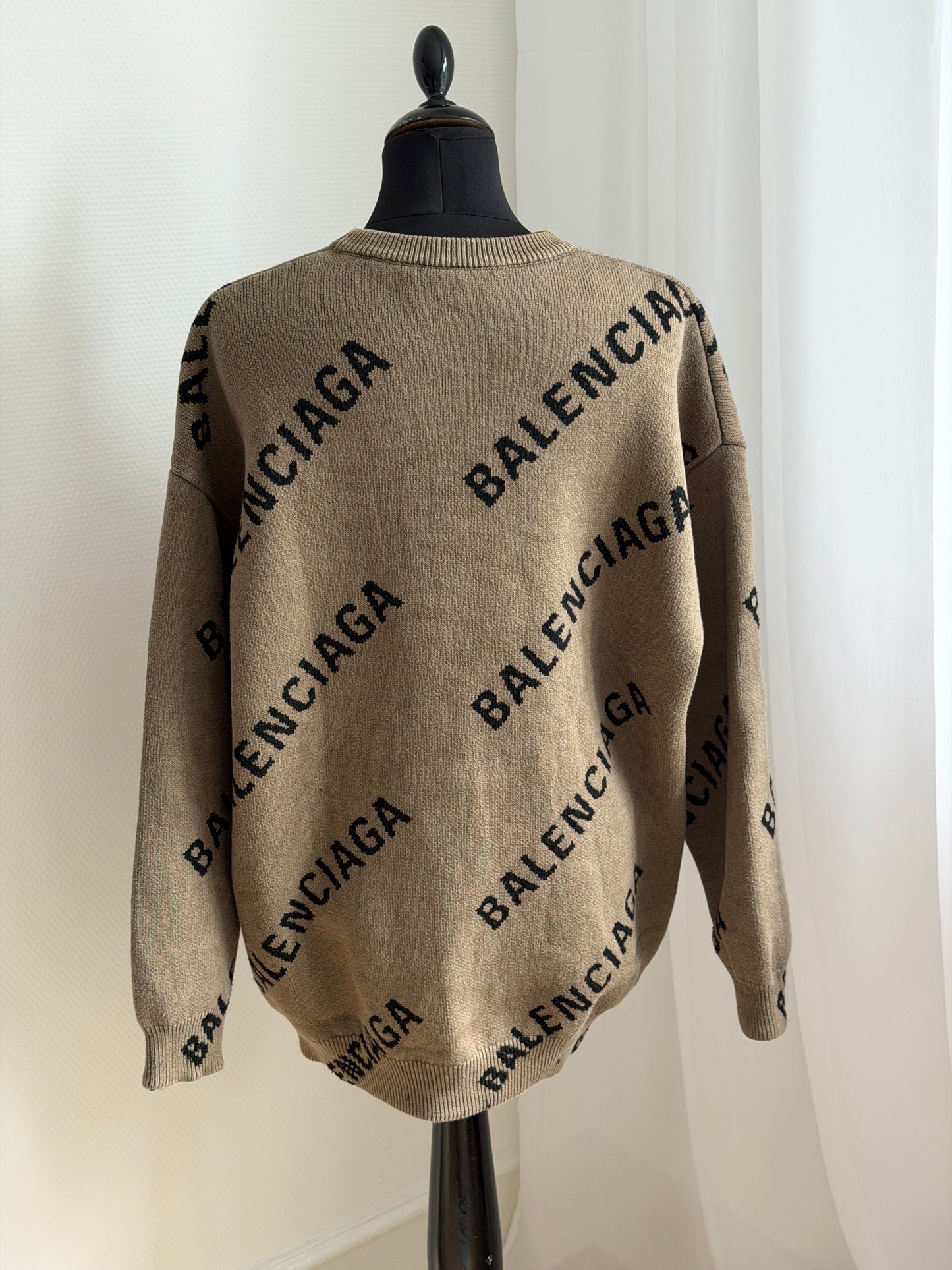 Balenciaga All Over Logo Knit – Str. XS