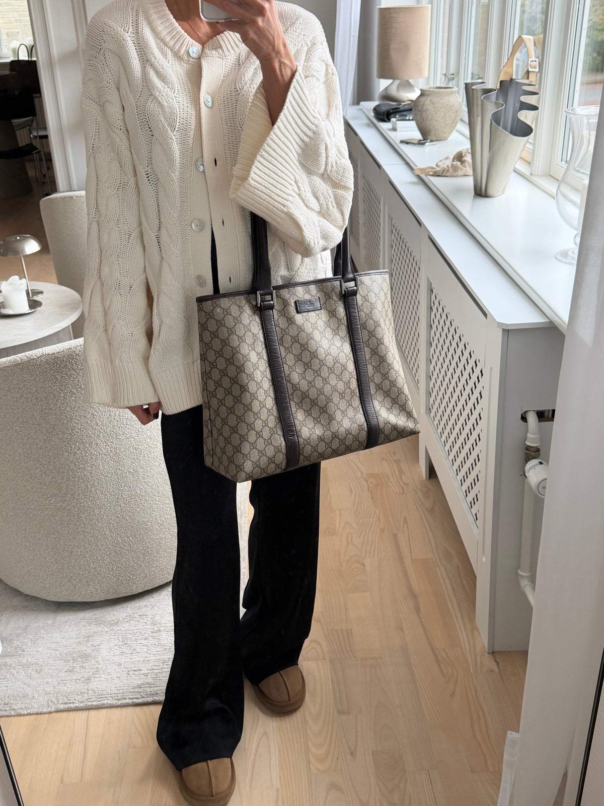 Gucci GG Supreme Joy Vertical Tote – Beige / Brown