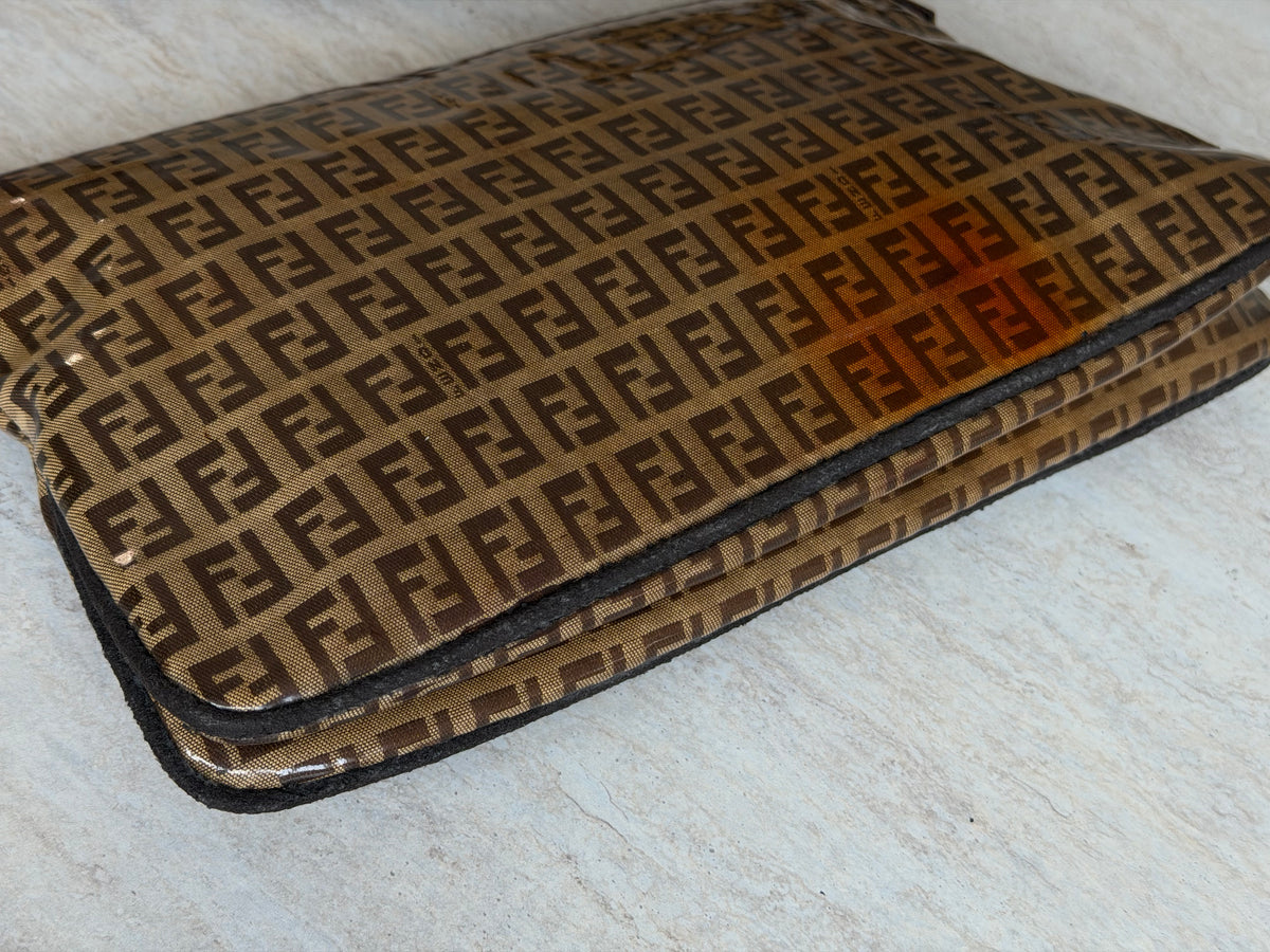 Fendi Vintage Baguette – Brun Zucca Monogram med Guldfarvet Hardware