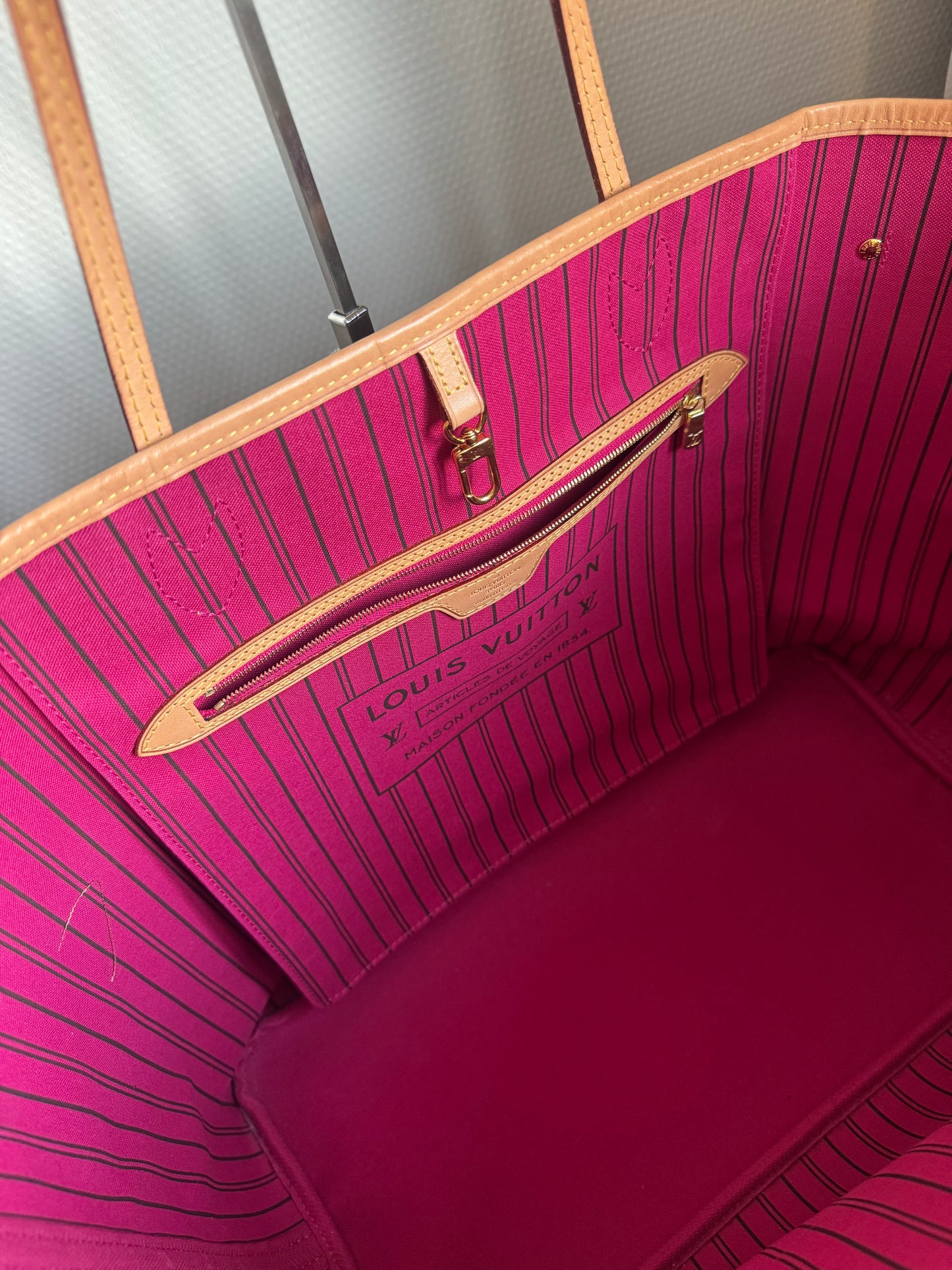 Louis Vuitton Neverfull GM – Monogram Canvas (Pink Interior)