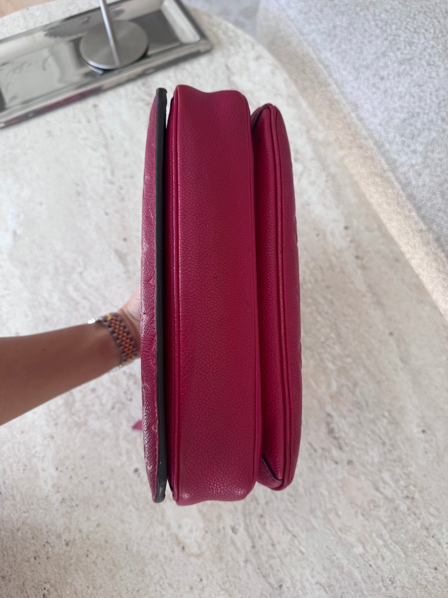 Louis Vuitton Pochette Métis – Empreinte red Leather