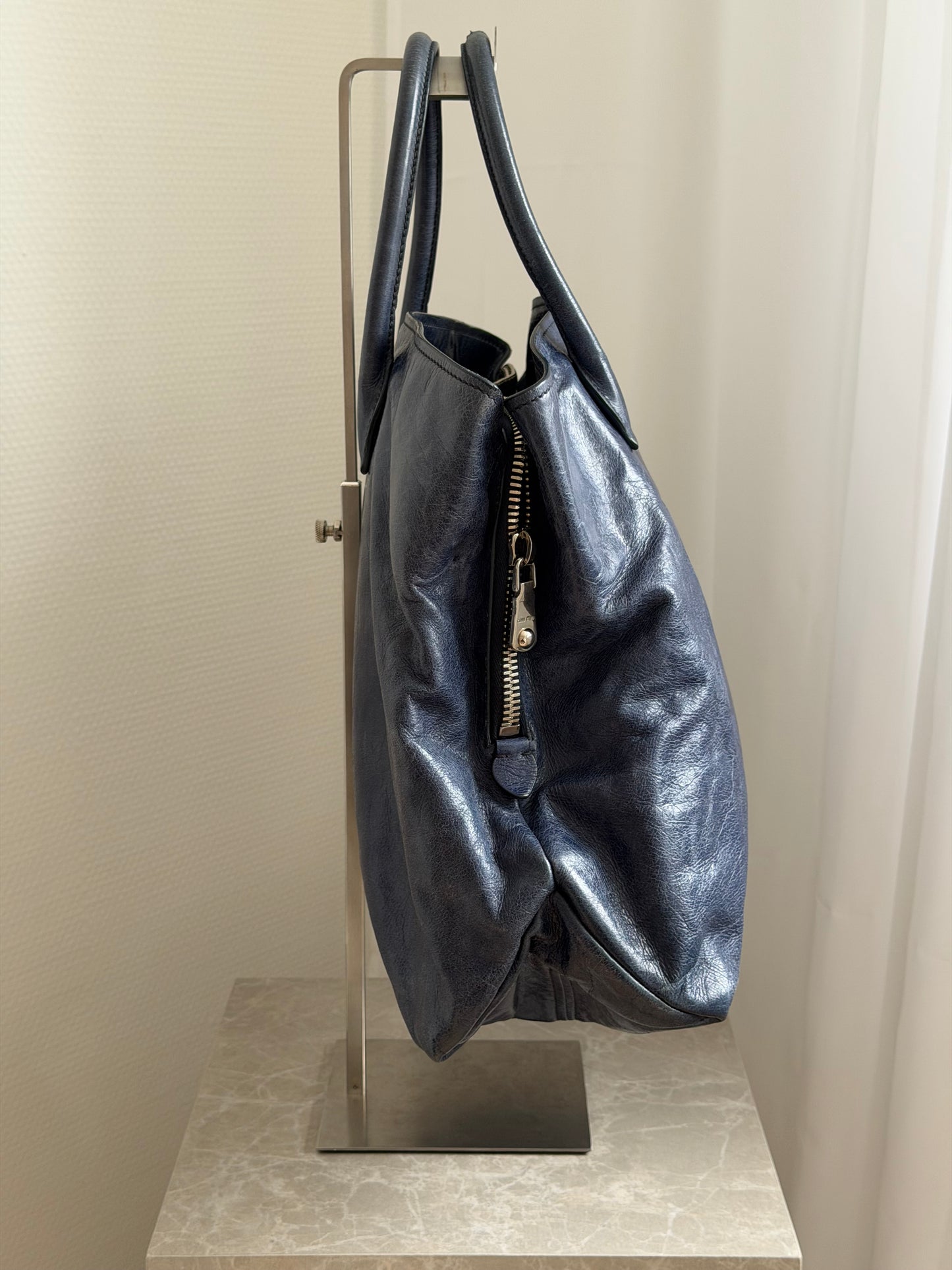 Miu Miu Vitello Leather Tote – Navy