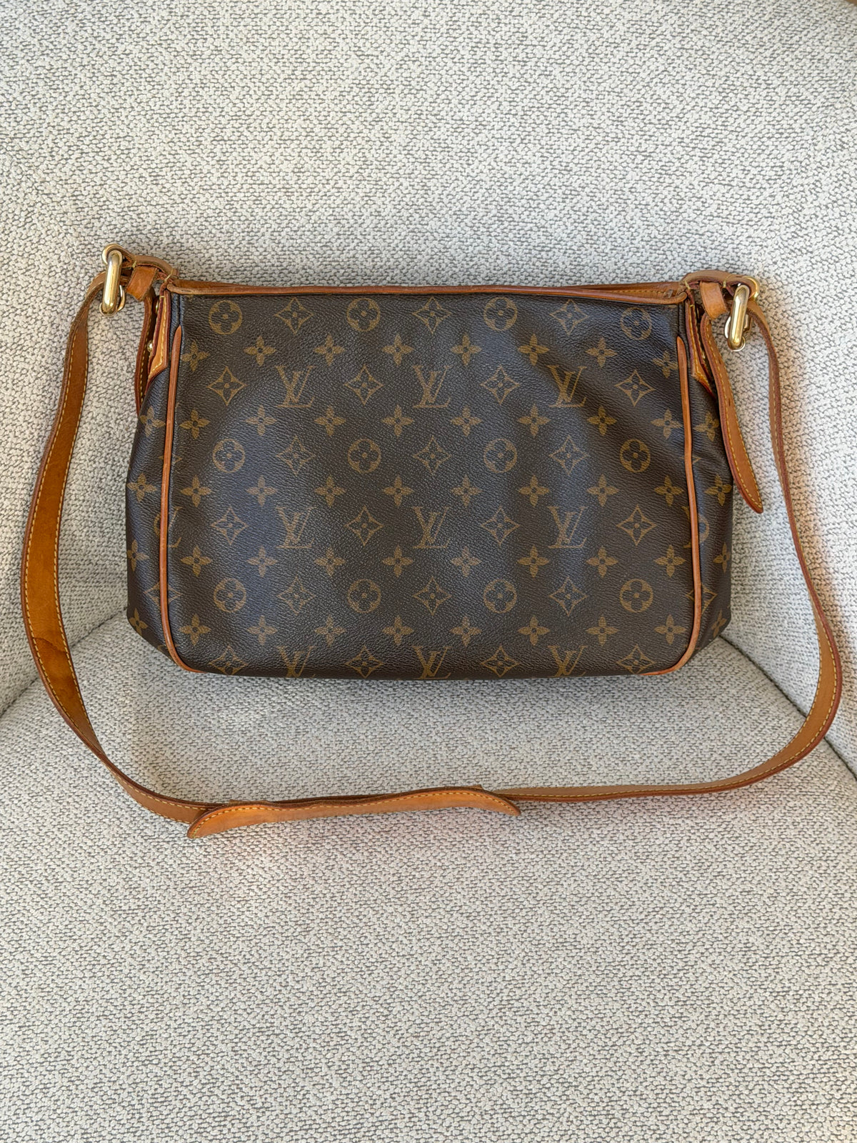 Louis Vuitton Hudson GM Monogram Shoulder / Crossbody Bag