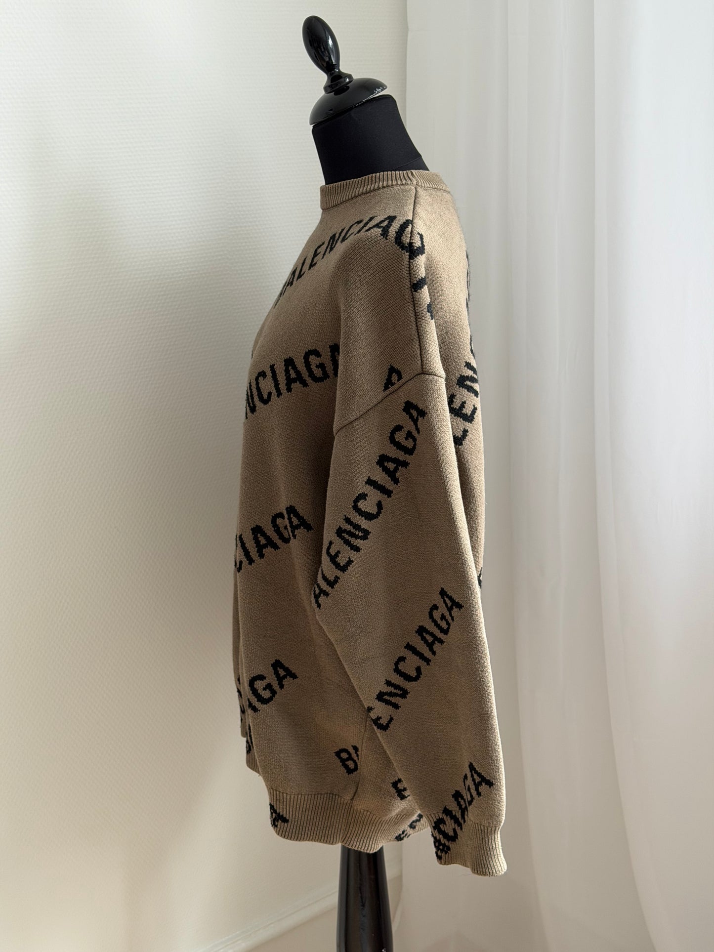 Balenciaga All Over Logo Knit – Str. XS