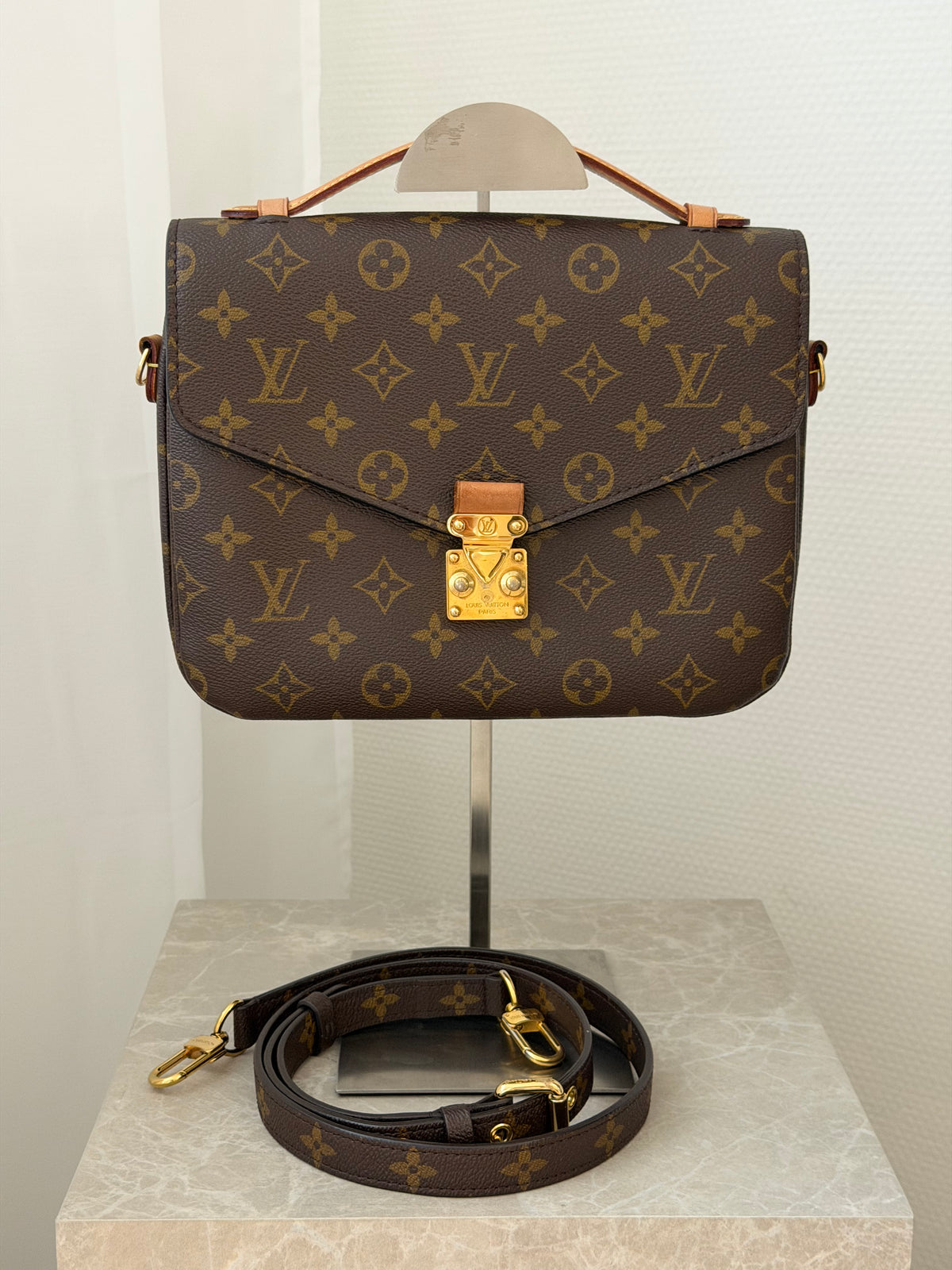 Louis Vuitton Pochette Métis – Monogram