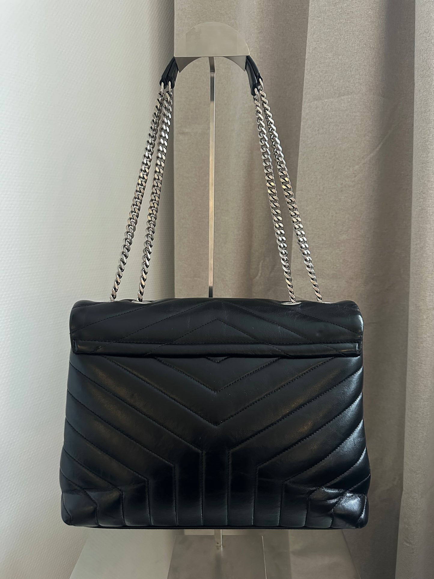 Saint Laurent YSL Loulou Medium Flab bag Black
