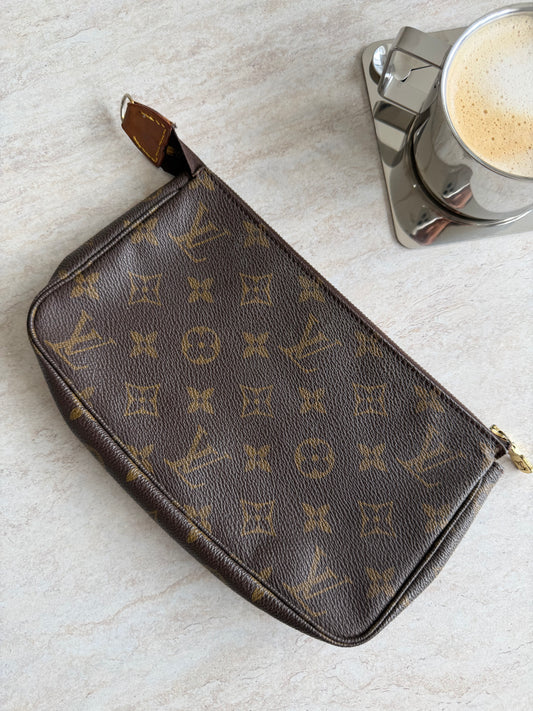 Louis Vuitton Pochette Accessoires – Monogram Canvas