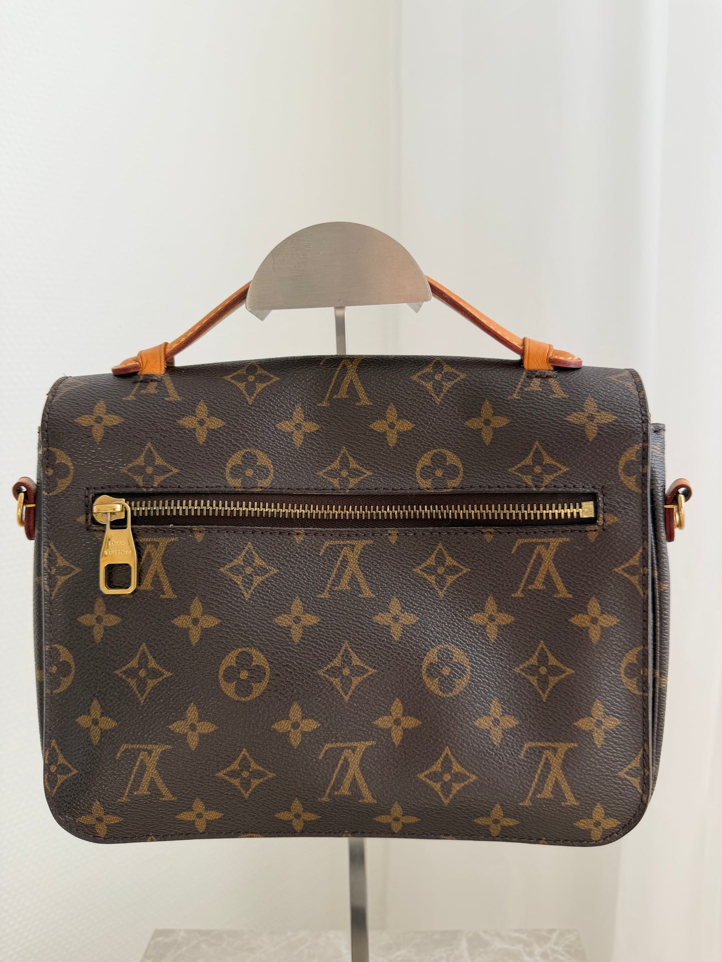 Louis Vuitton Pochette Métis – Monogram Canvas