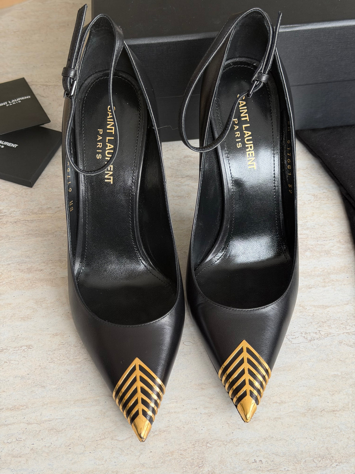 Saint Laurent Pumps – Black / Gold