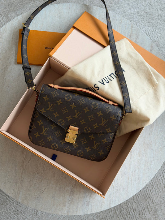 Louis Vuitton Pochette Métis Monogram
