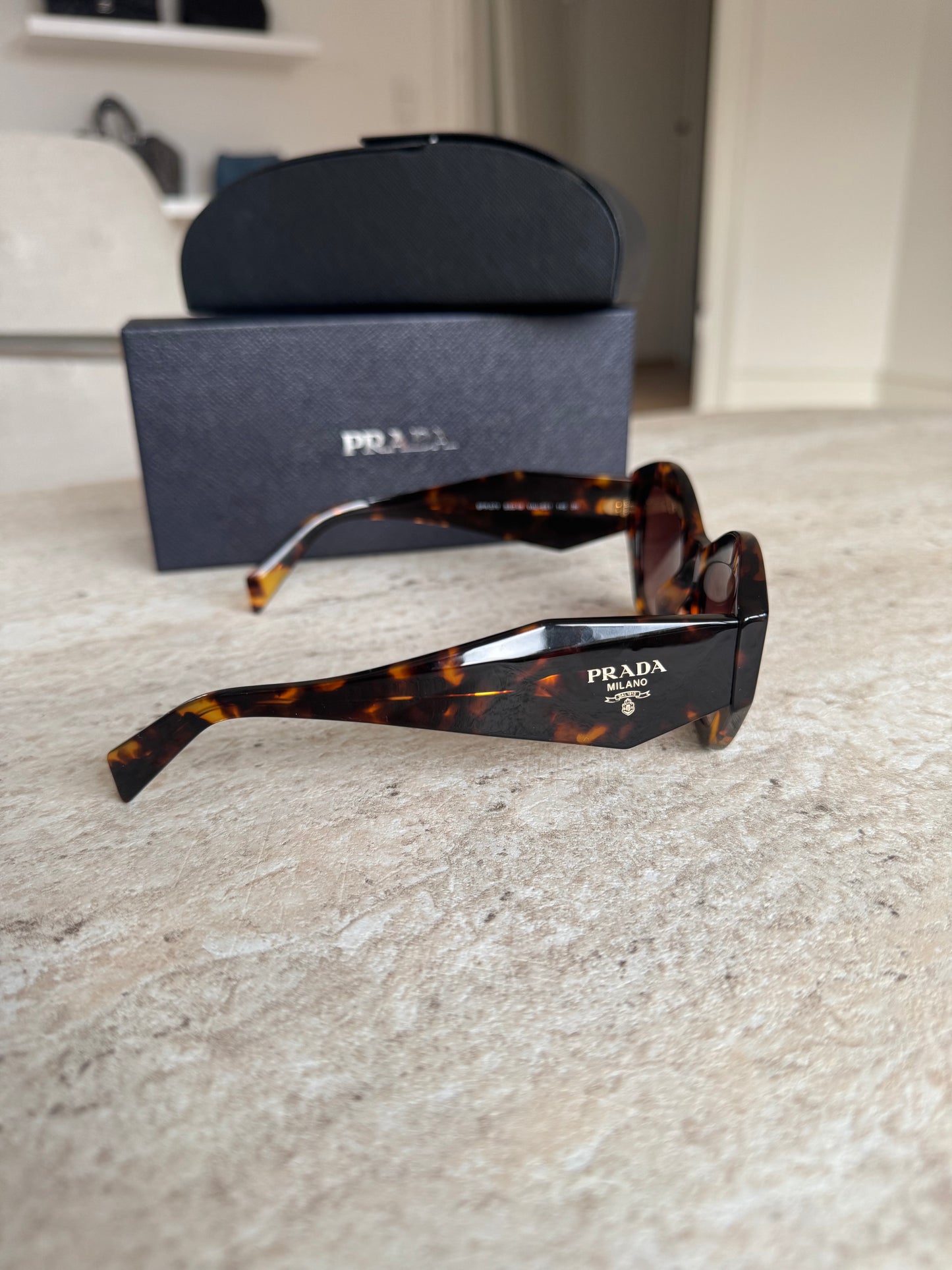 Prada Solbriller – Tortoise / brune Glas