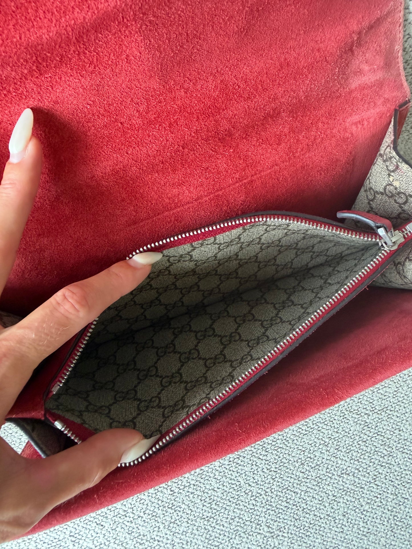 Gucci Dionysus Medium – GG Supreme Canvas