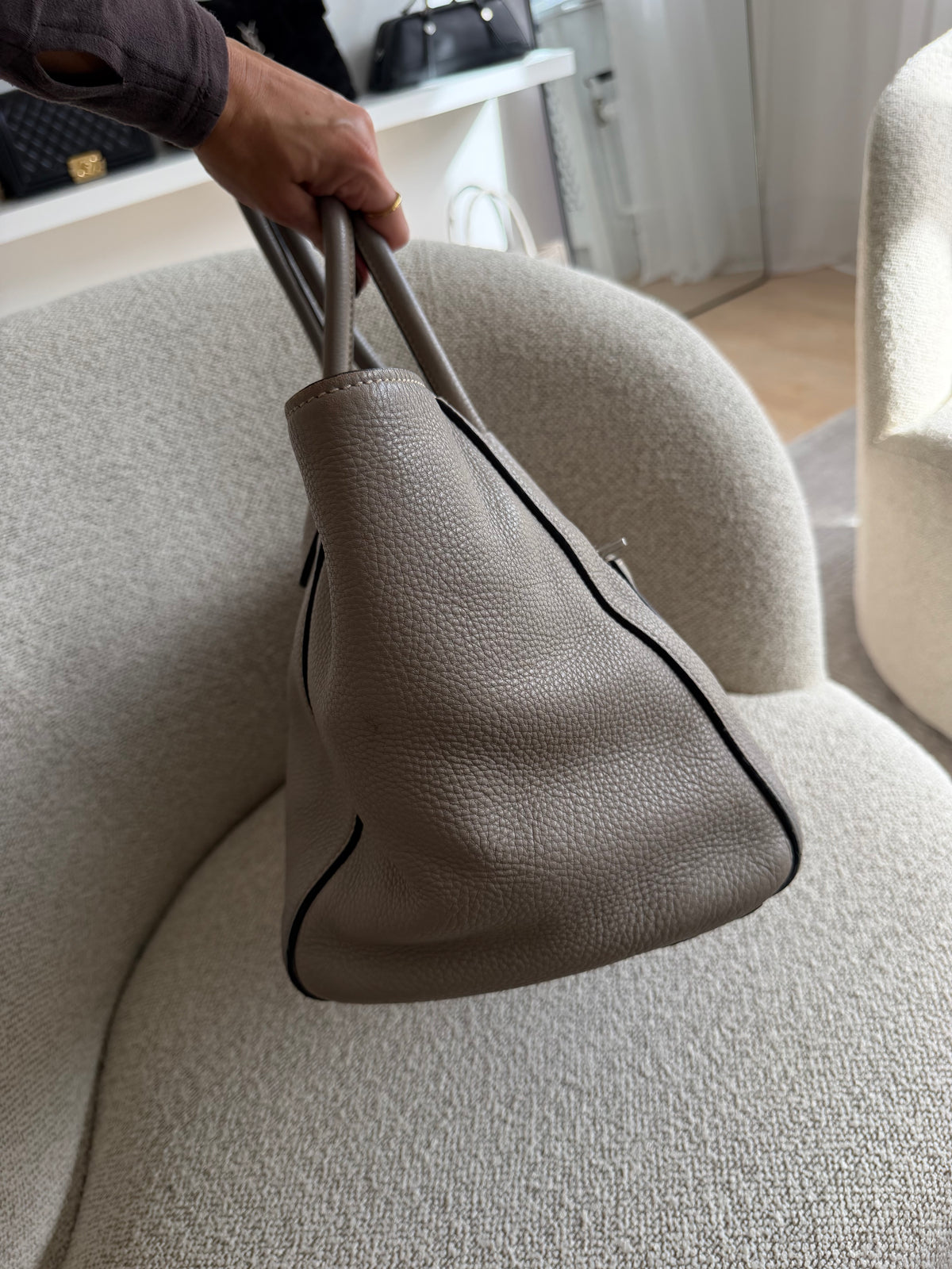 Prada Vitello Daino Tote Bag 
grey/taupe