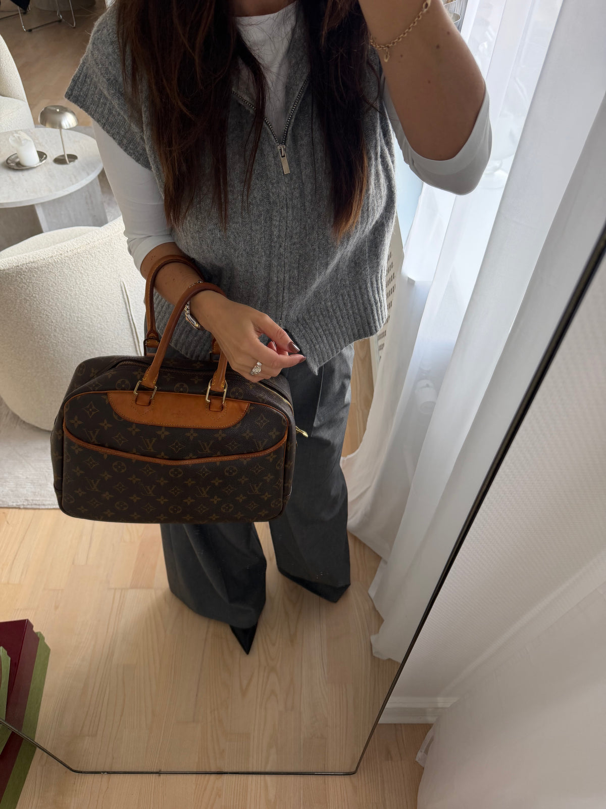 Louis Vuitton Deauville monogram handbag