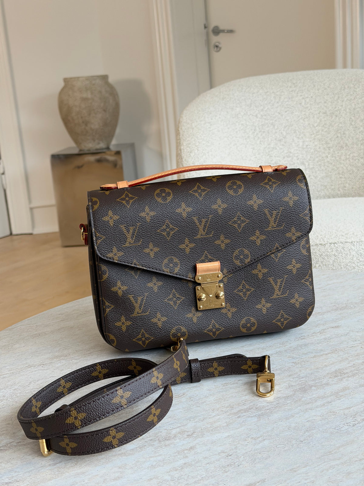 Louis Vuitton Pochette Métis Monogram