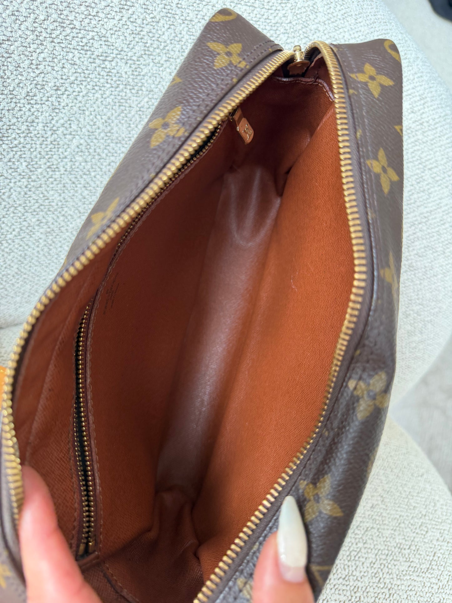 Louis Vuitton Trocadéro 24 – Monogram Canvas