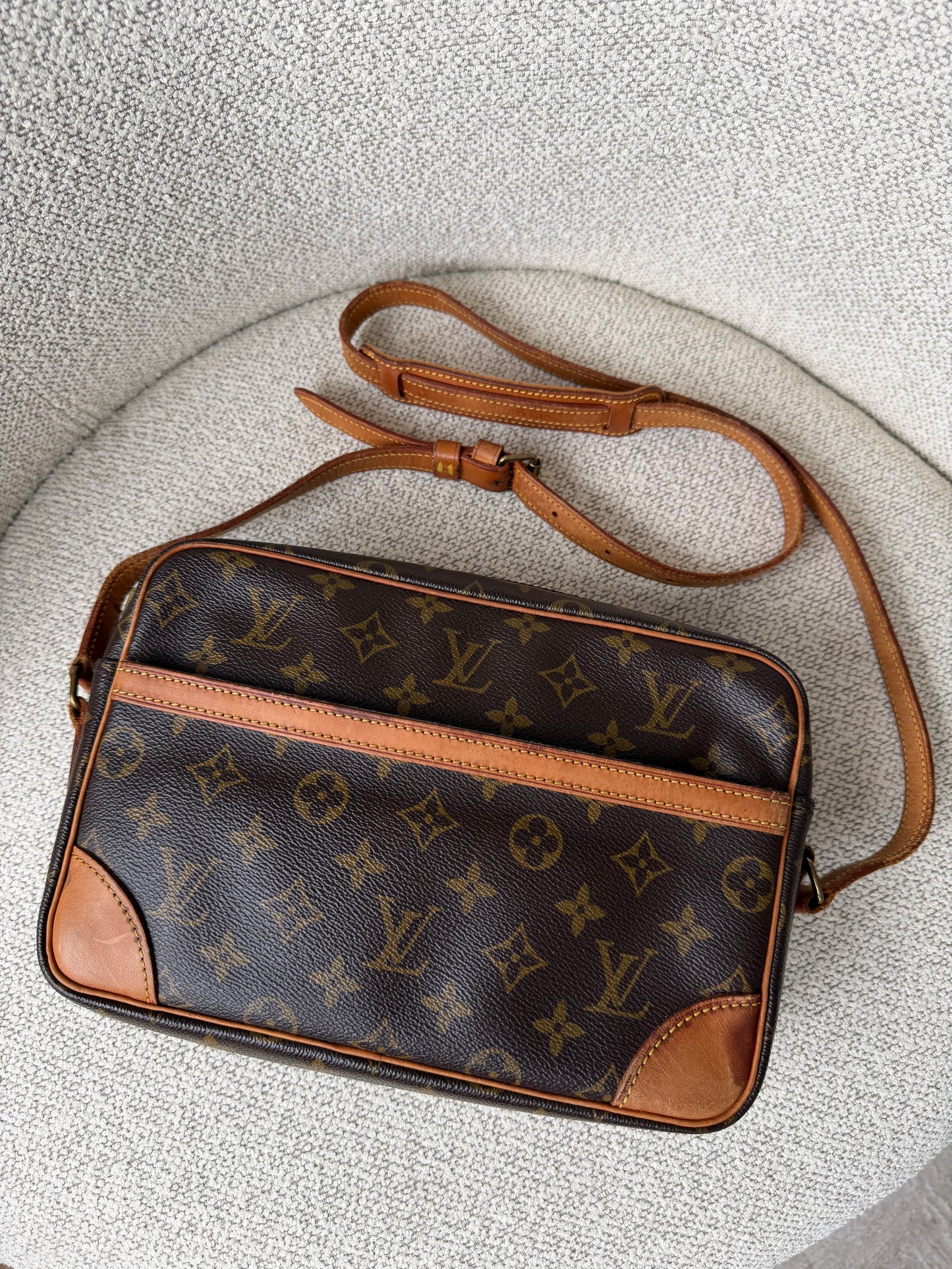 Louis Vuitton Trocadéro 24 – Monogram Canvas