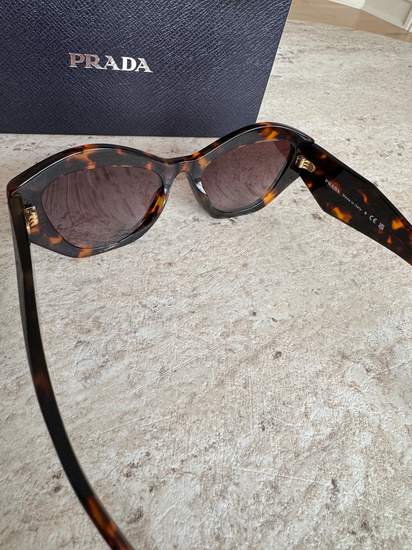 Prada Solbriller – Tortoise / brune Glas