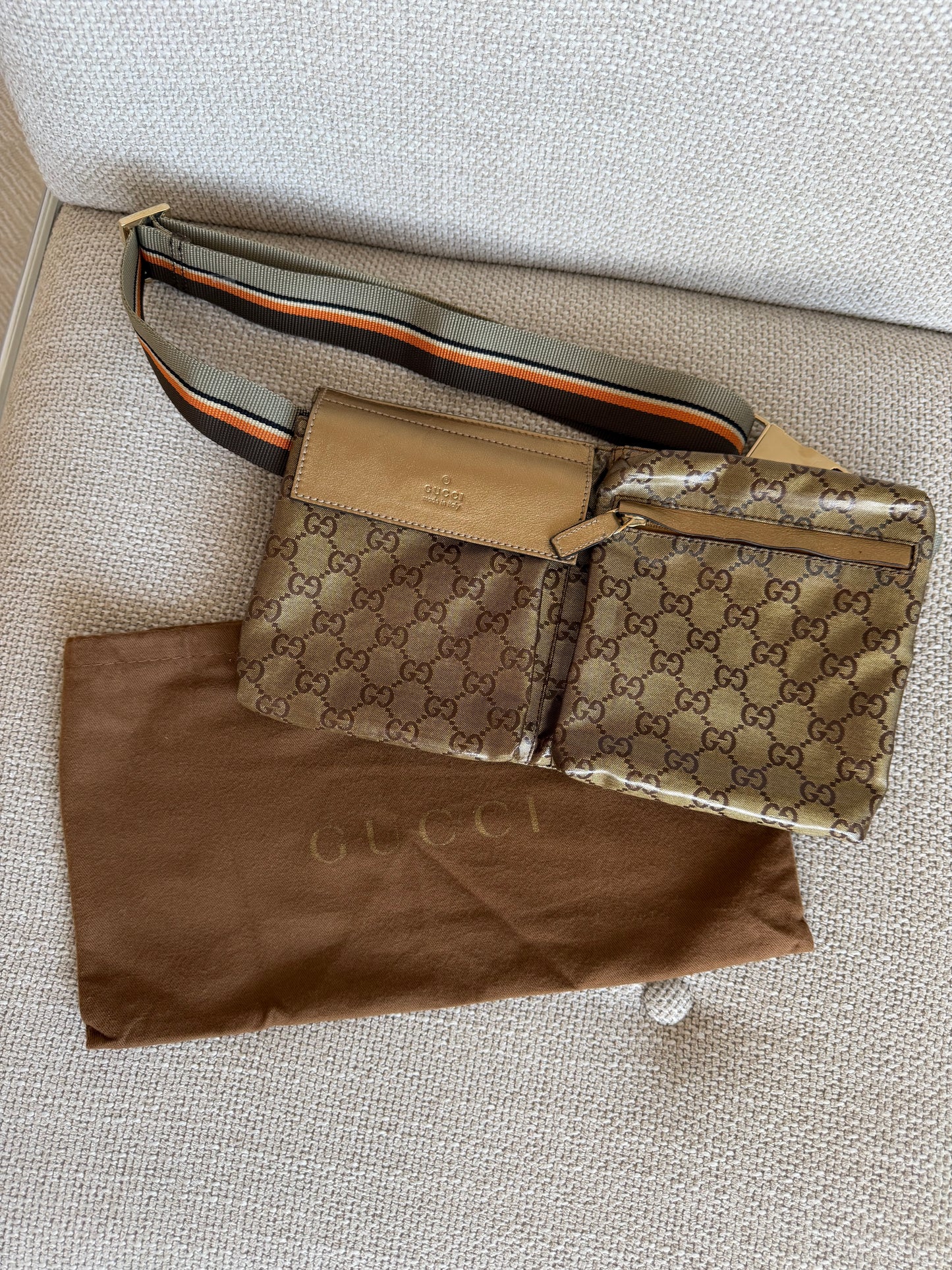 Gucci GG Coated Canvas Bum Bag – guld