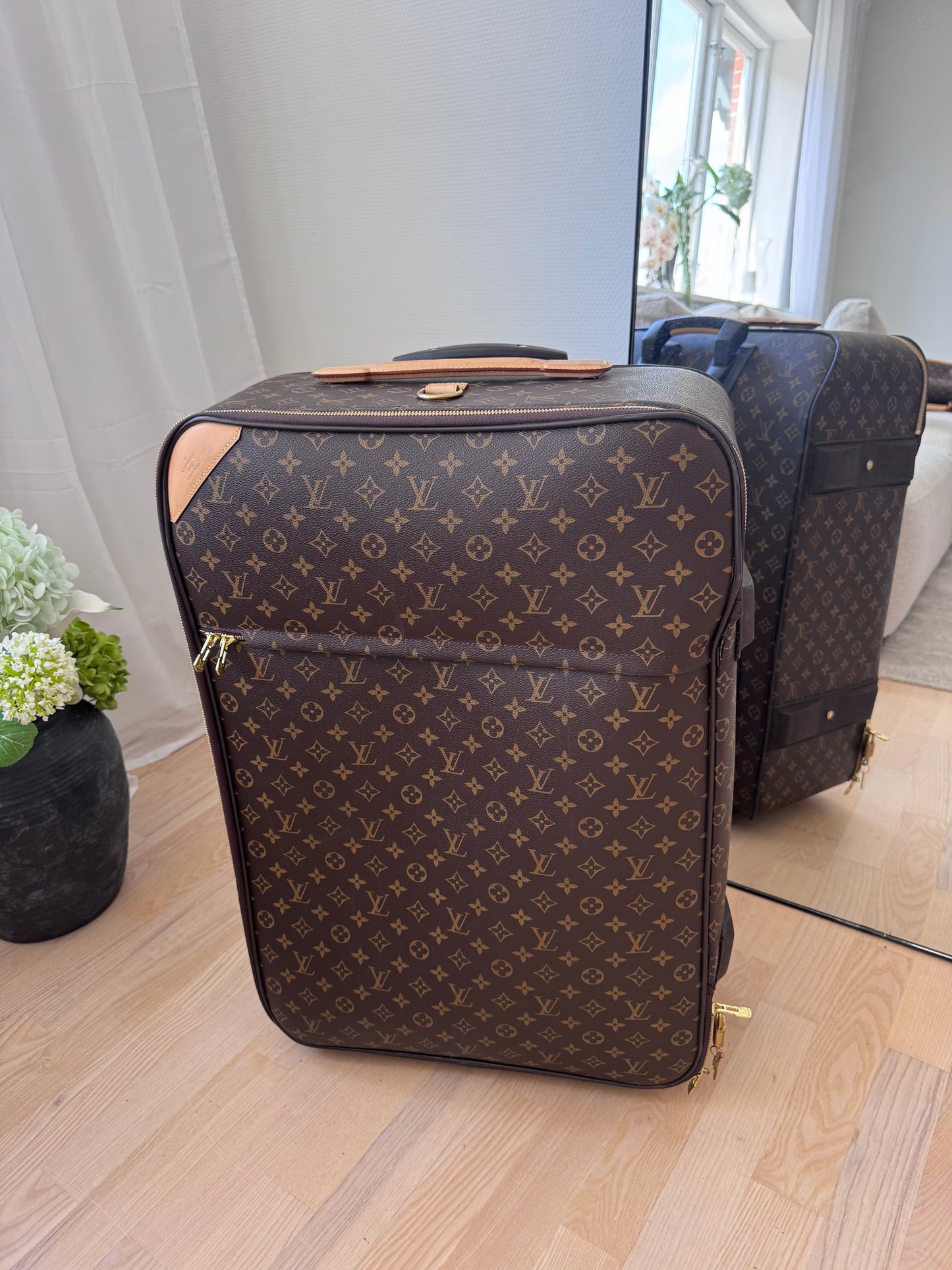 Louis Vuitton Pegase 70 Monogram