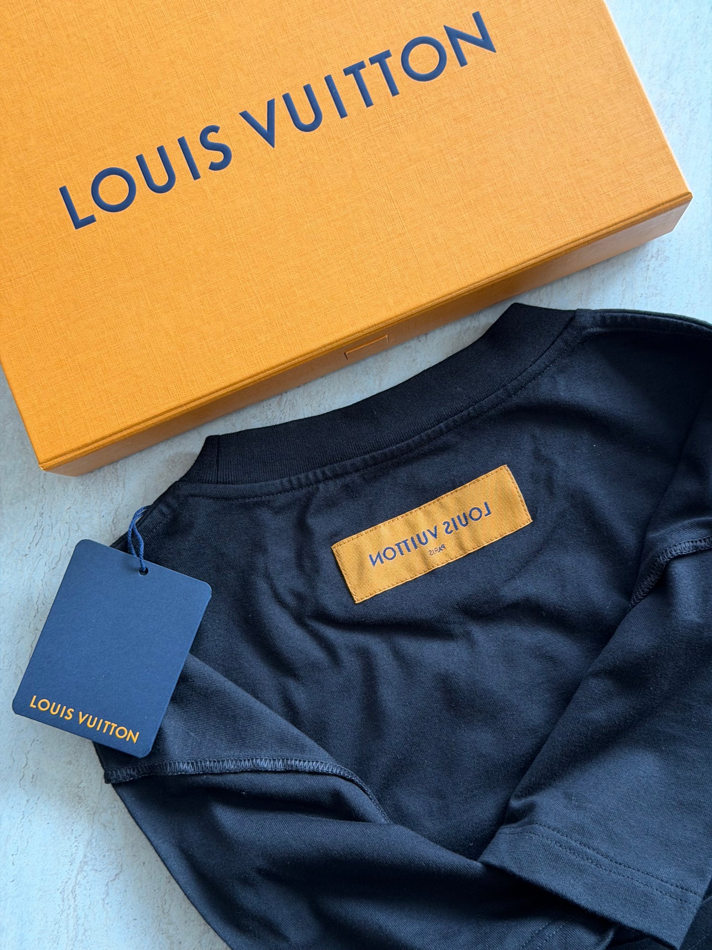 Louis Vuitton Embossed LV Inside Out T-shirt - Str S