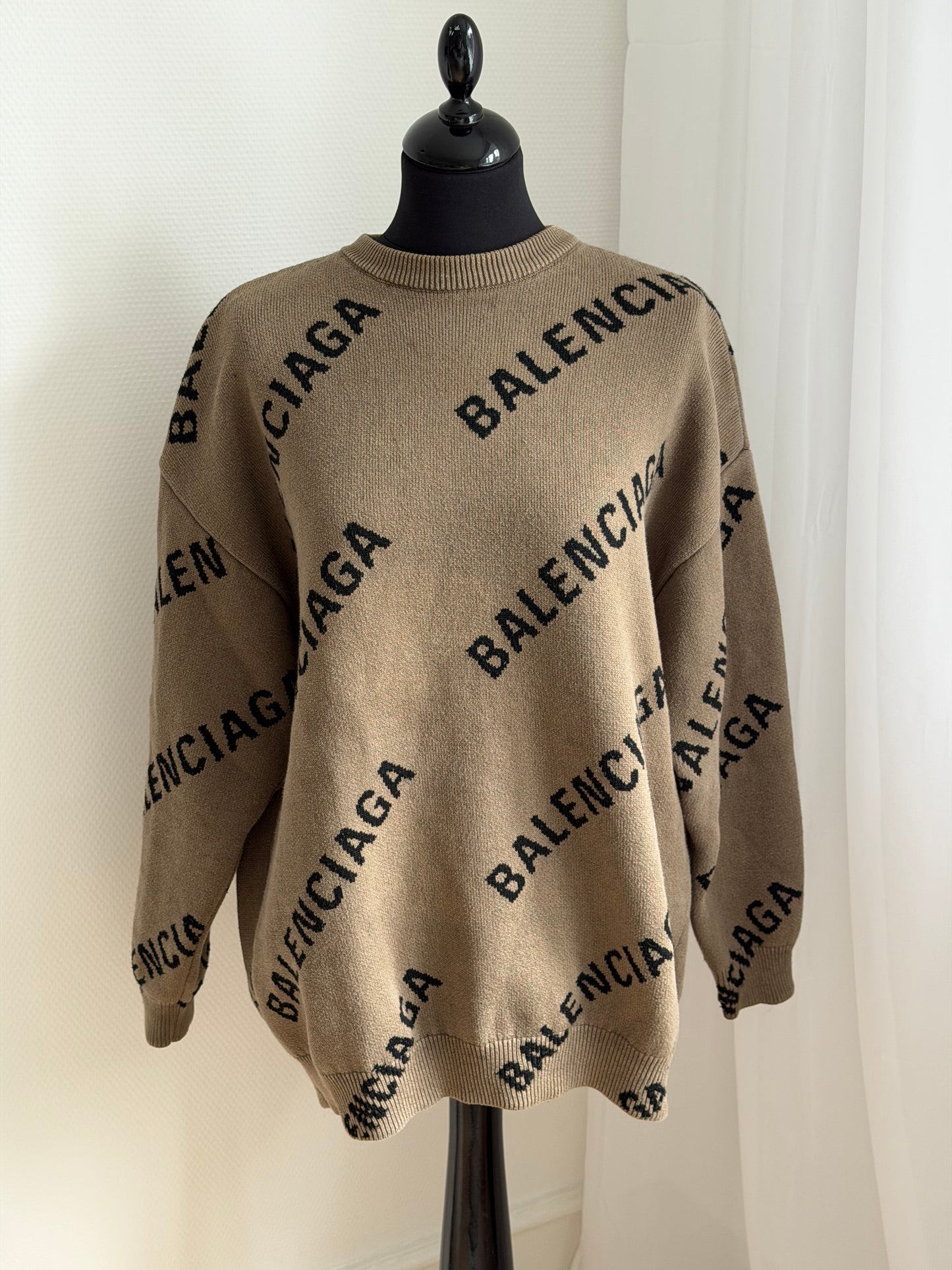 Balenciaga All Over Logo Knit – Str. XS