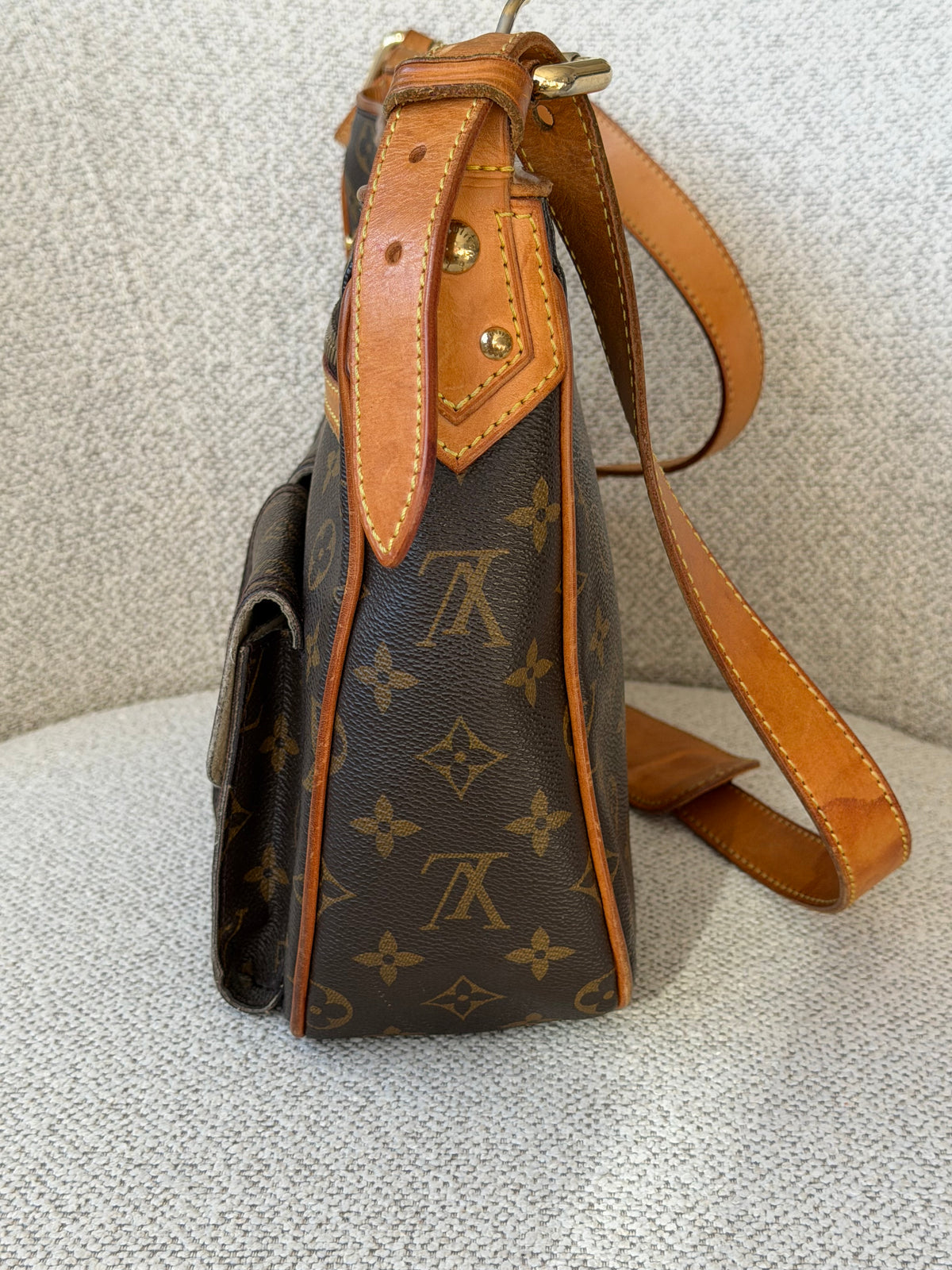 Louis Vuitton Hudson GM Monogram Shoulder / Crossbody Bag