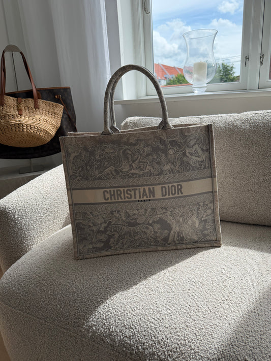 Christian Dior Book Tote Large – Grey Toile de Jouy