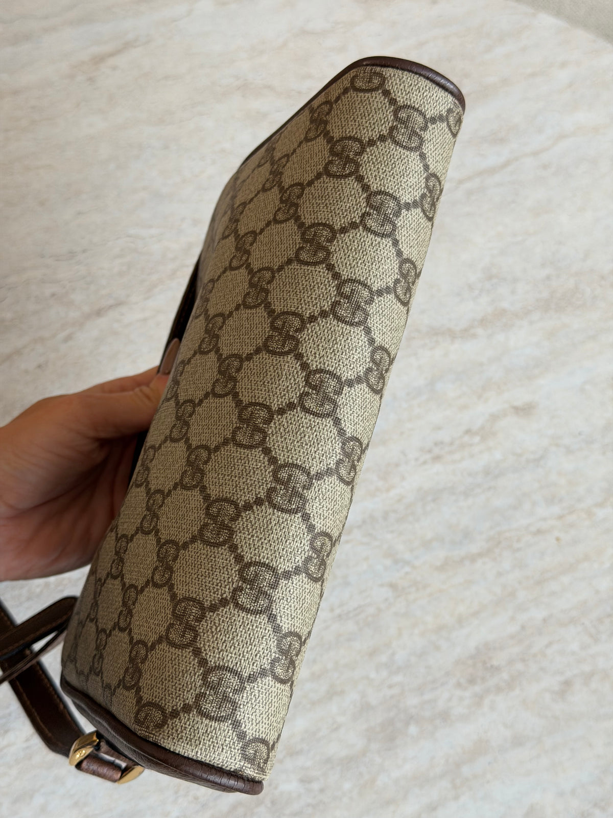 Gucci Vintage GG Supreme Crossbody – Beige/Brown