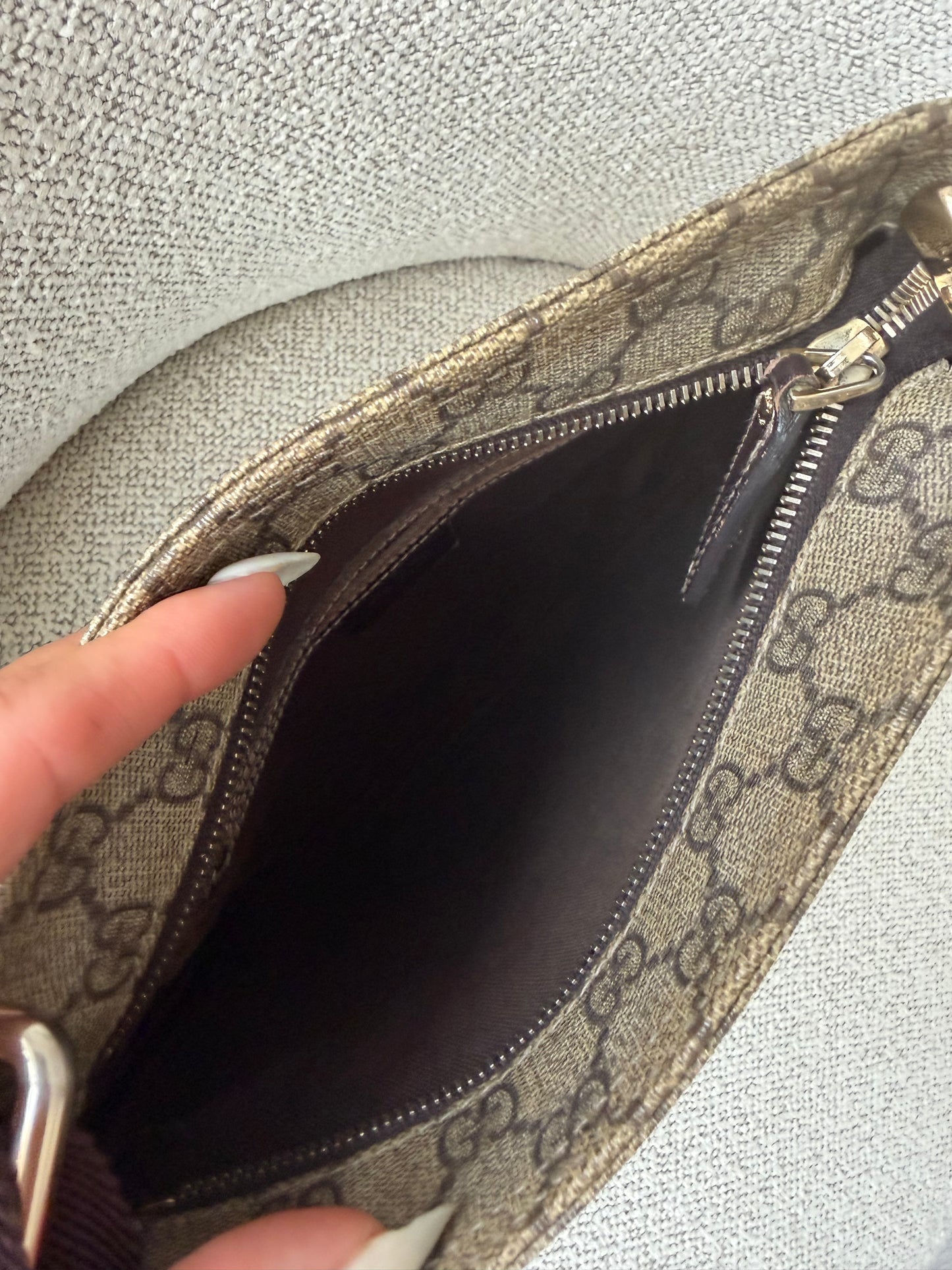 Gucci GG Supreme Small Flat Messenger – GG Supreme Canvas
